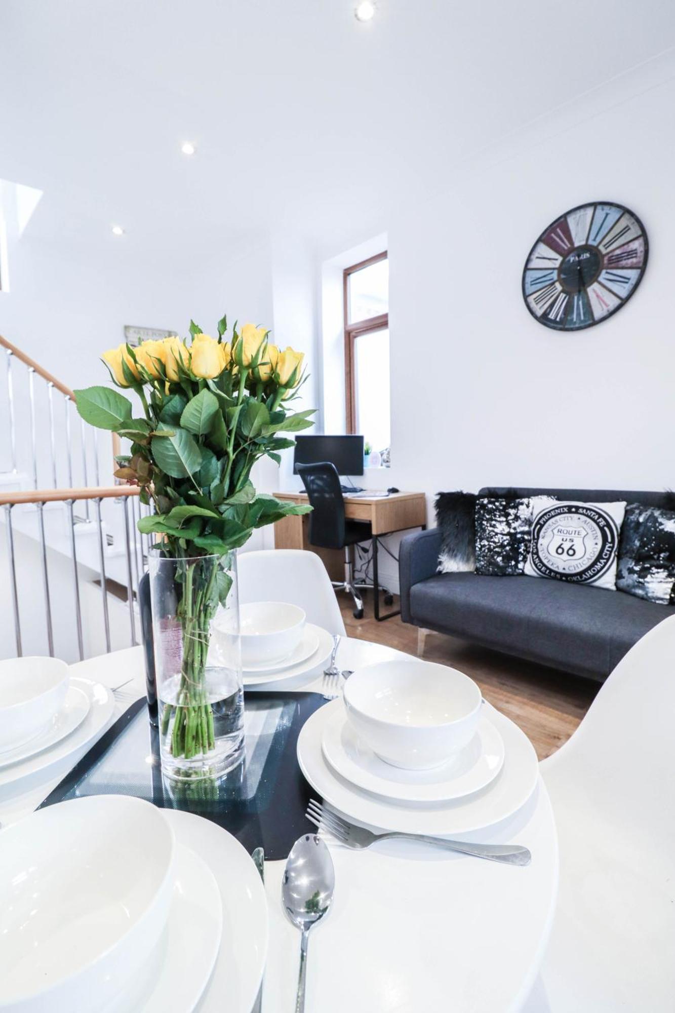 Stunning Split Level Leilighet *