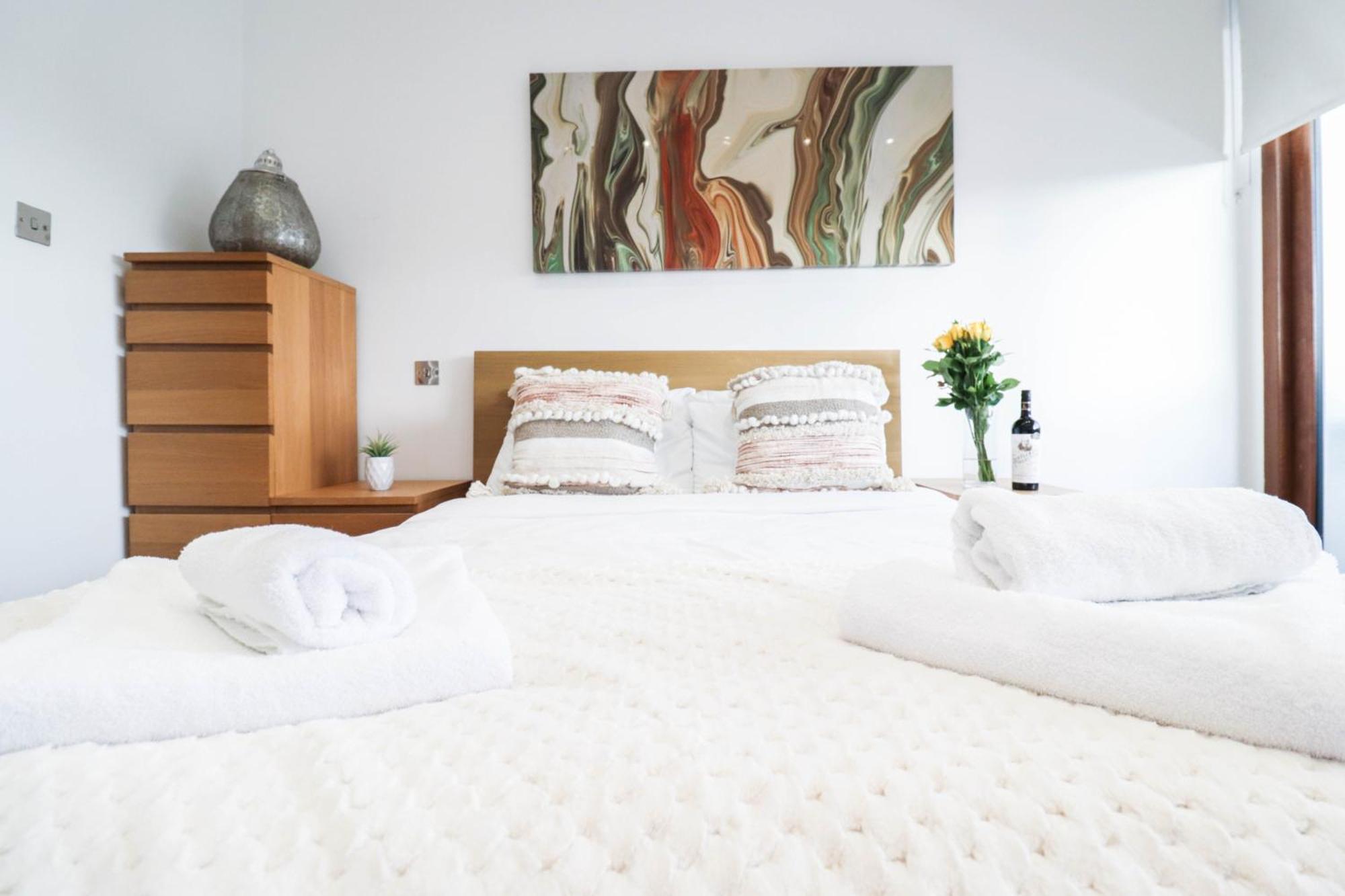 Stunning Split Level Leilighet *