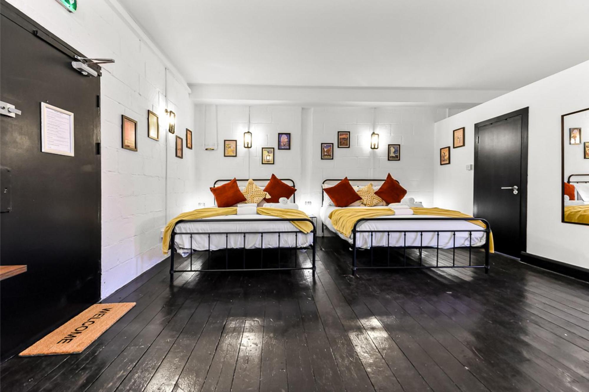 Trendy And Eccentric Flat In Hackney Apartment London