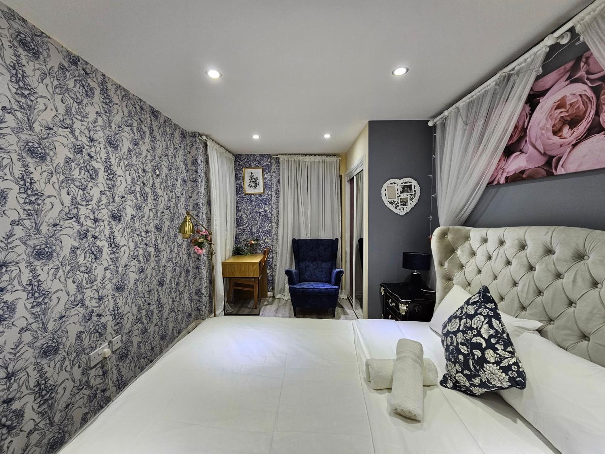 Wallwood London