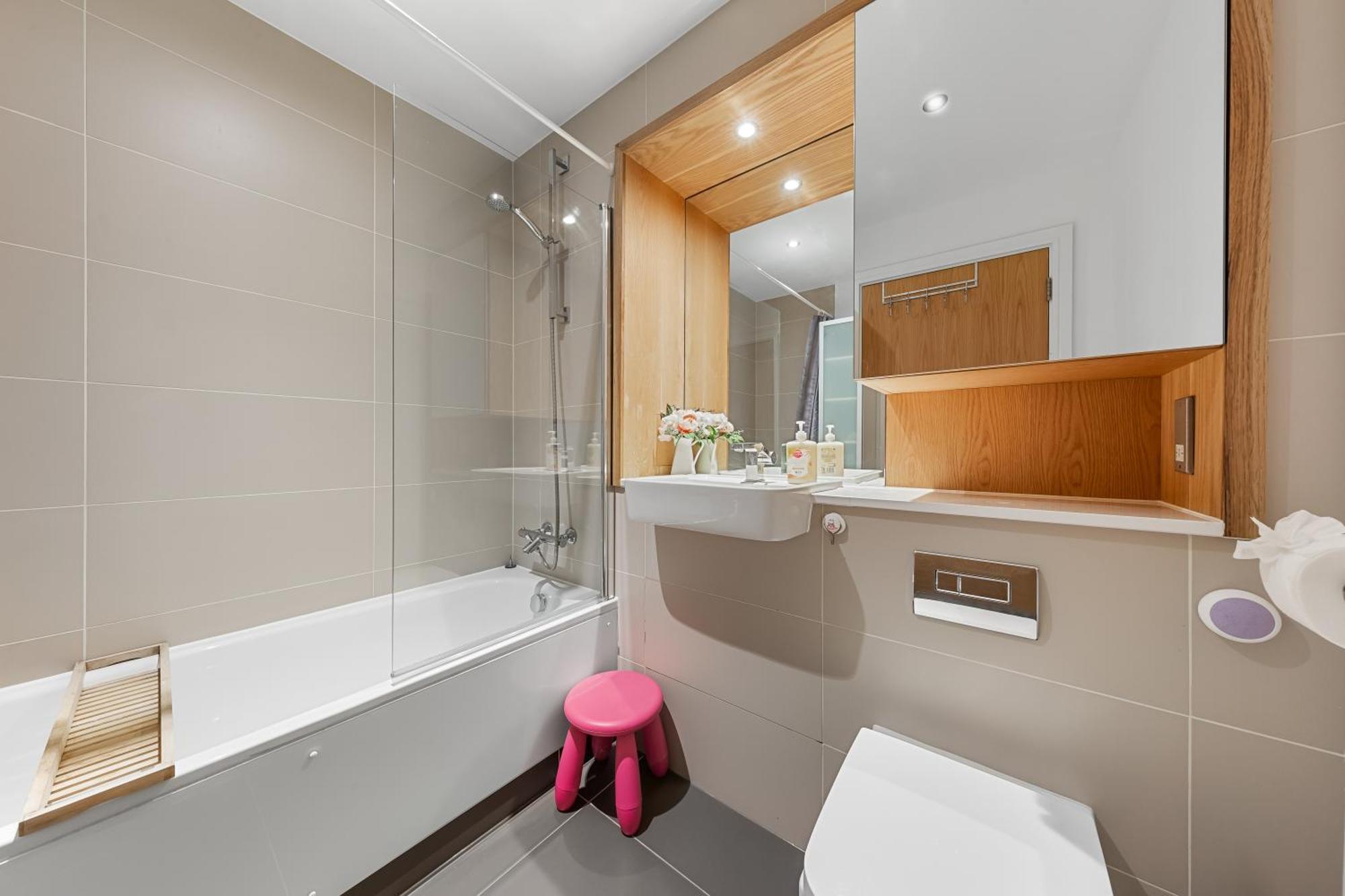 Trendy 2 Bed Flat In Greenwich With Car Parking * Londen