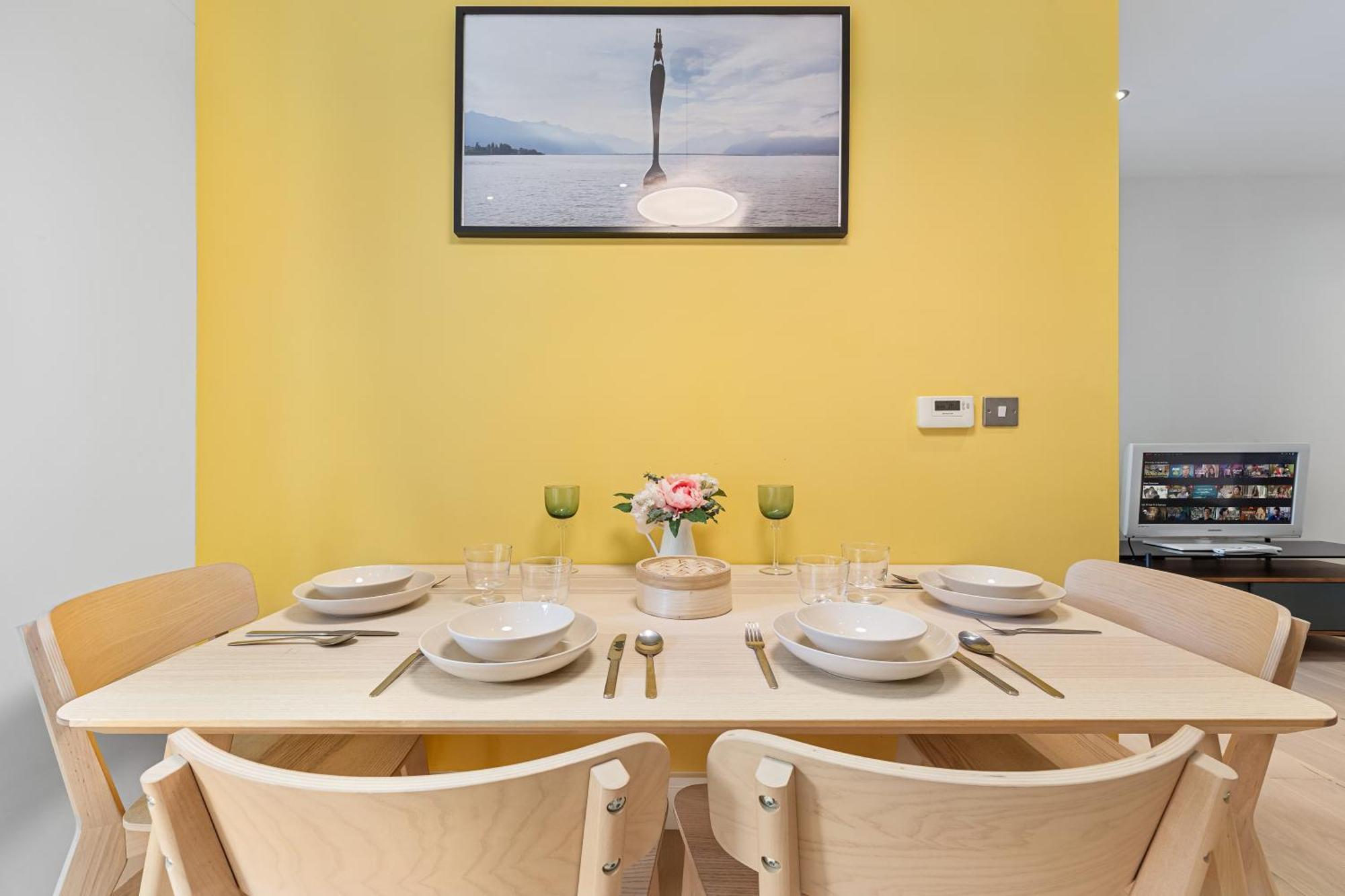 Trendy 2 Bed Flat In Greenwich With Car Parking
