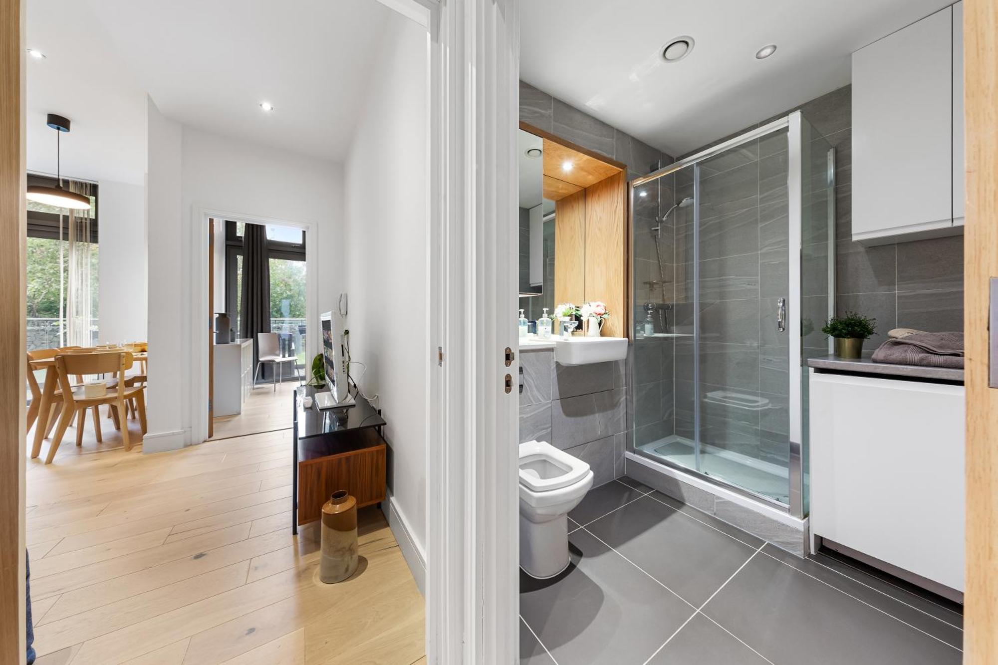 Trendy 2 Bed Flat In Greenwich With Car Parking Appartement *