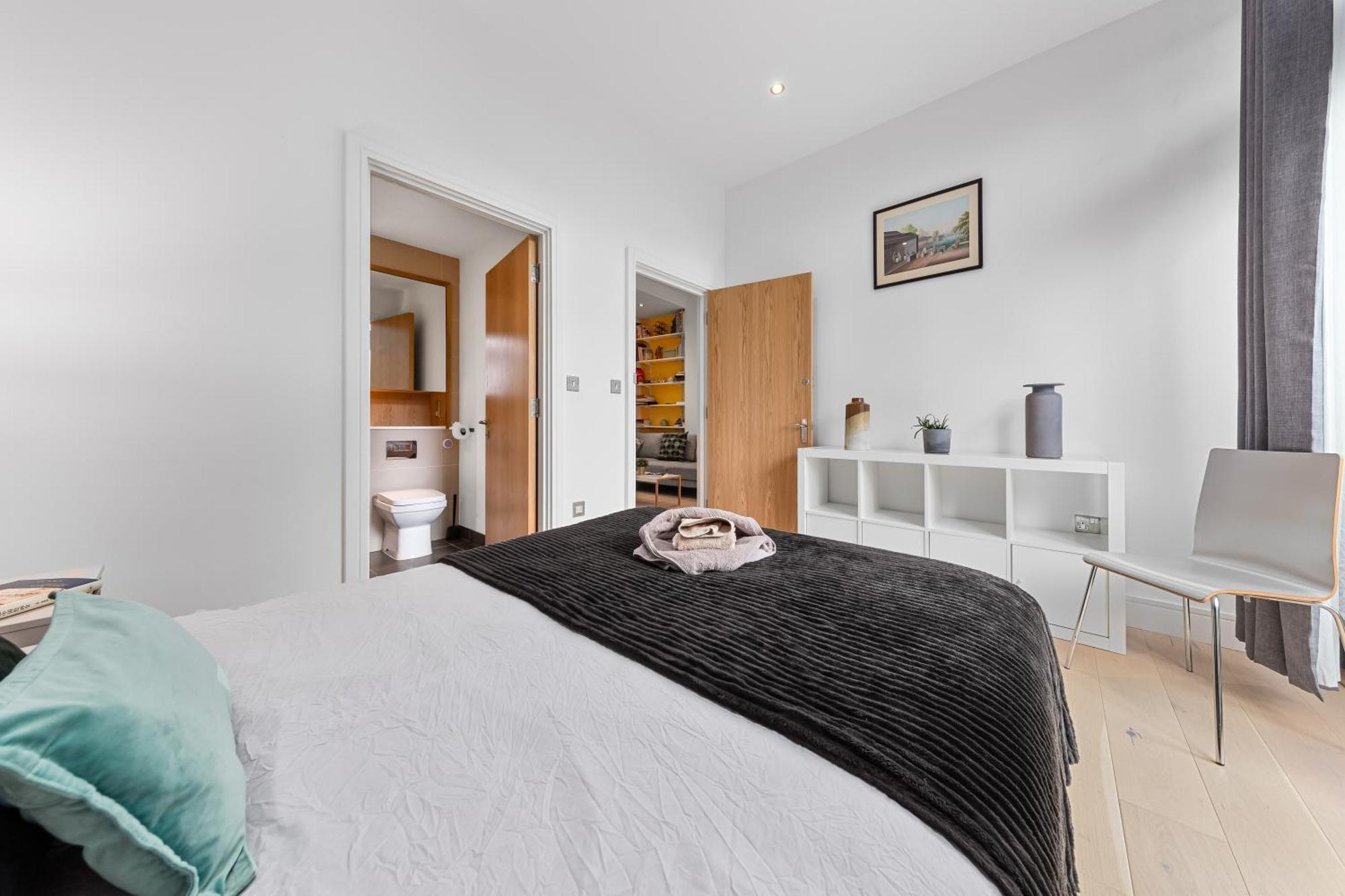 Trendy 2 Bed Flat In Greenwich With Car Parking Appartement *
