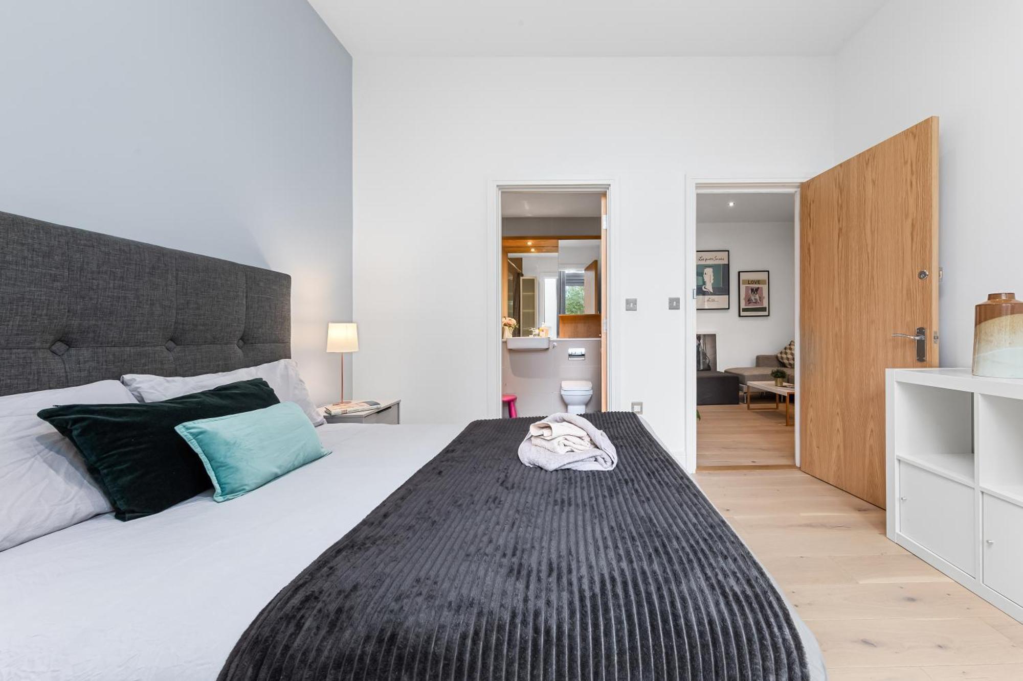 Trendy 2 Bed Flat In Greenwich With Car Parking Appartement *