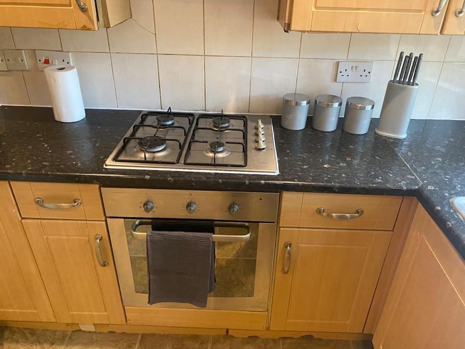 Spacious 2 Bedroom Flat Apartment