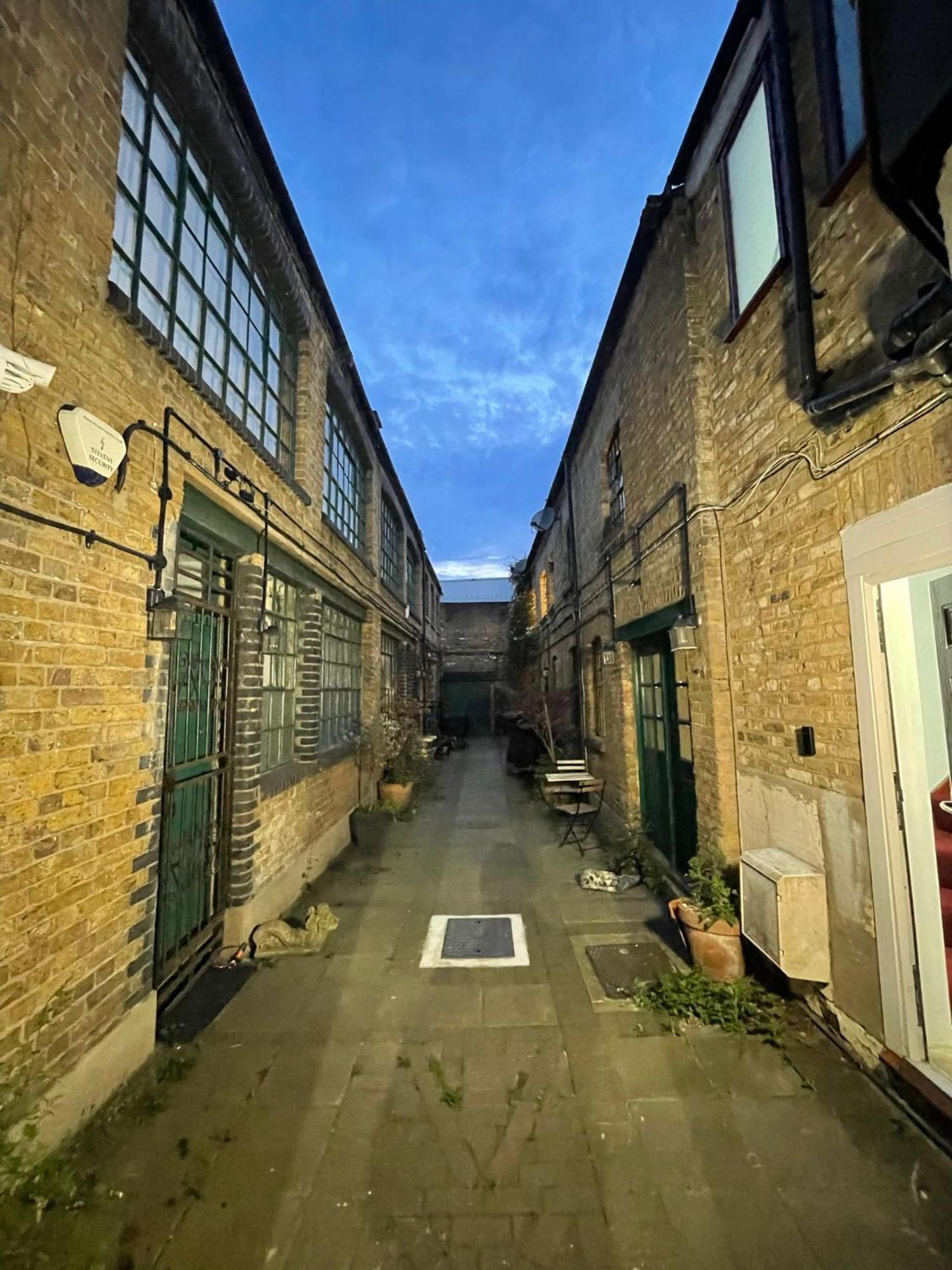 Victoria Mews Hoxton Shoreditch * London