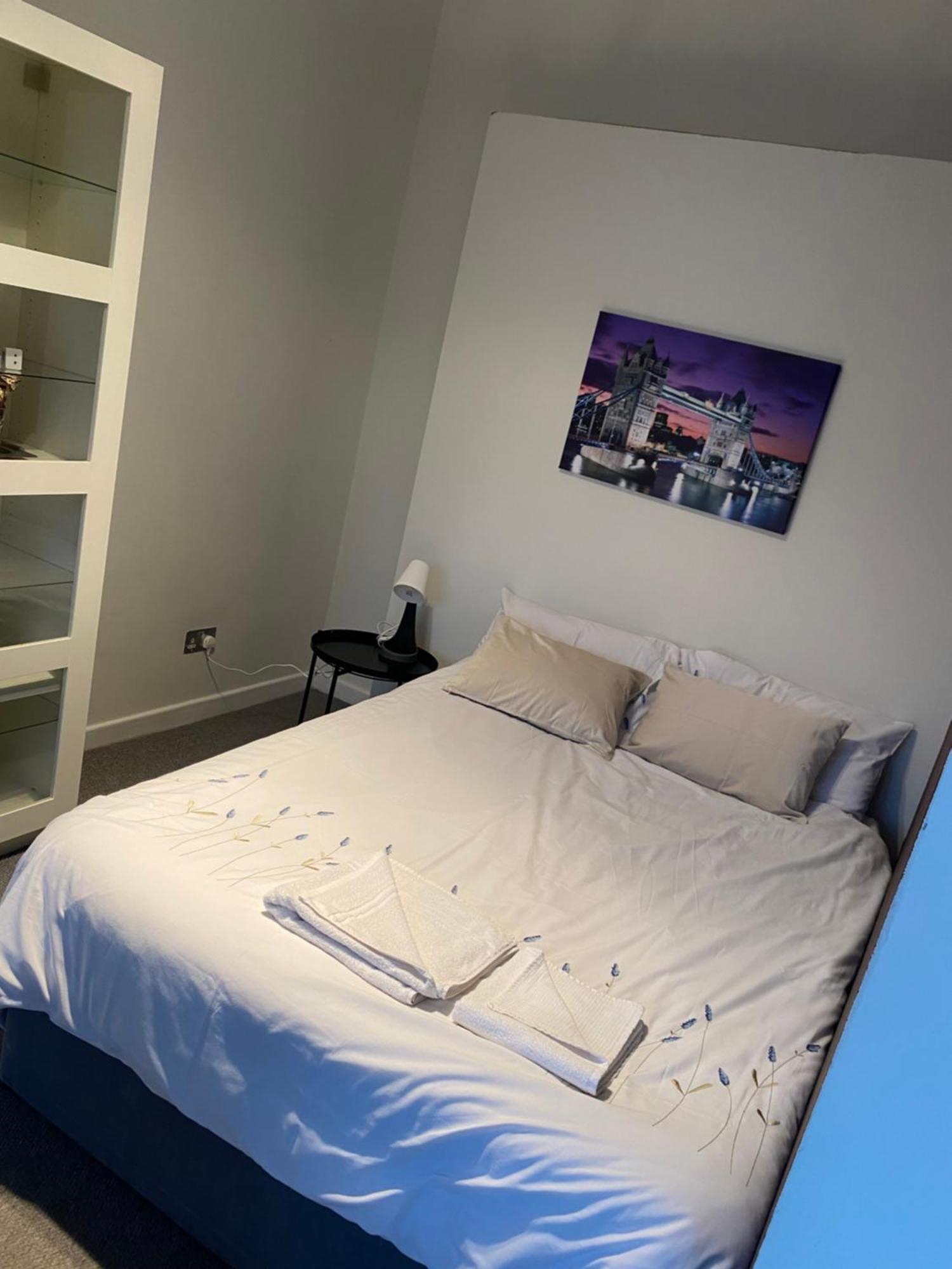 Lovely Bright Double Room-private Bathroom * Londres