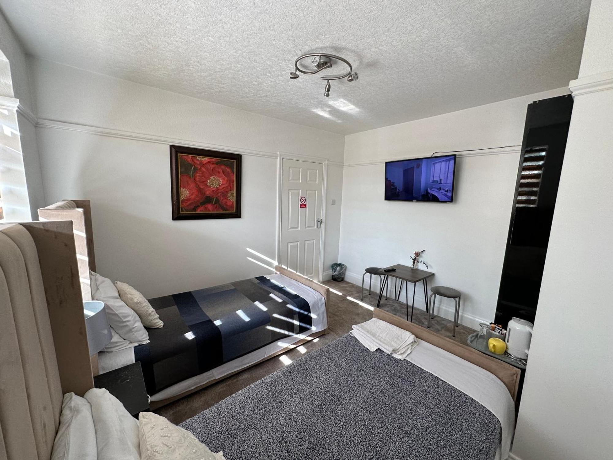 Sheri's Away Homestay London