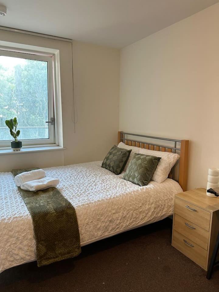 New Build 2 Bedroom With 2 Bath In Appartement Londen