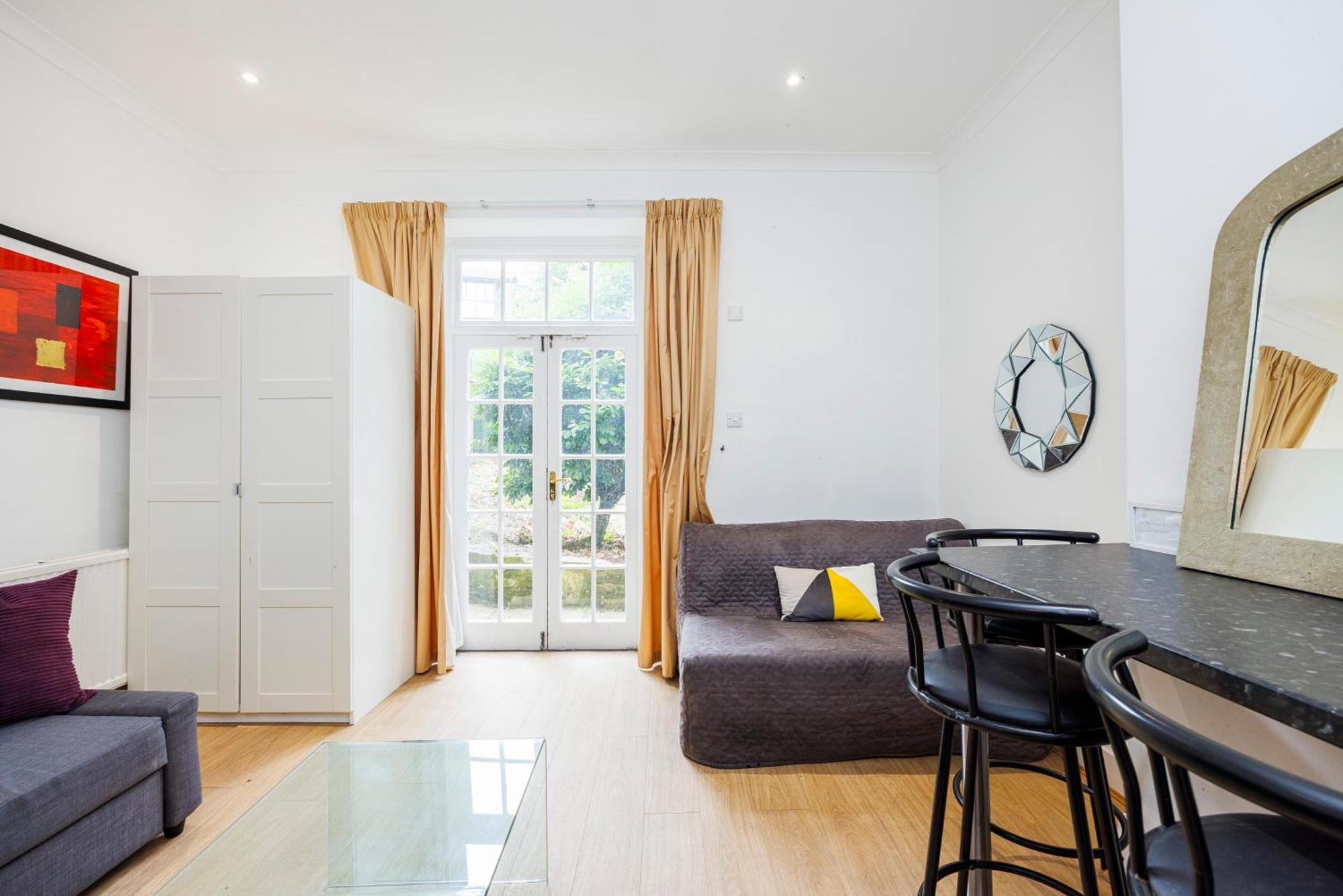 Mansion House With Spacious Close To Excel And Canarywharf Aparthotel *
