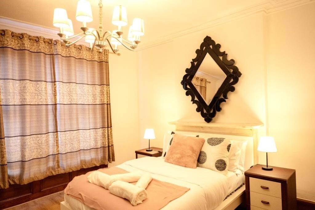 Apartment Spacious 2 Bedroom Flat *