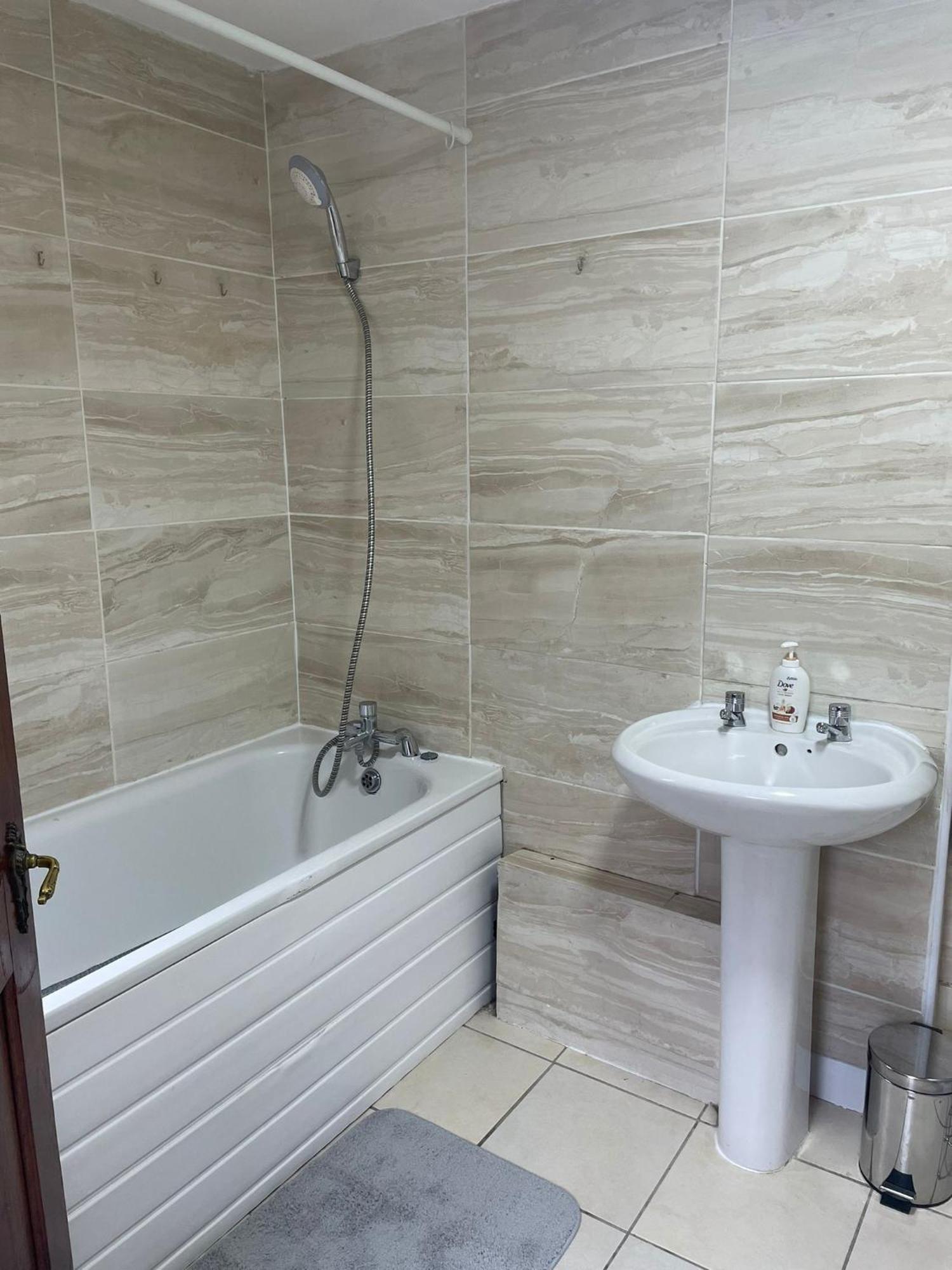 Spacious 2 Bedroom Flat * London