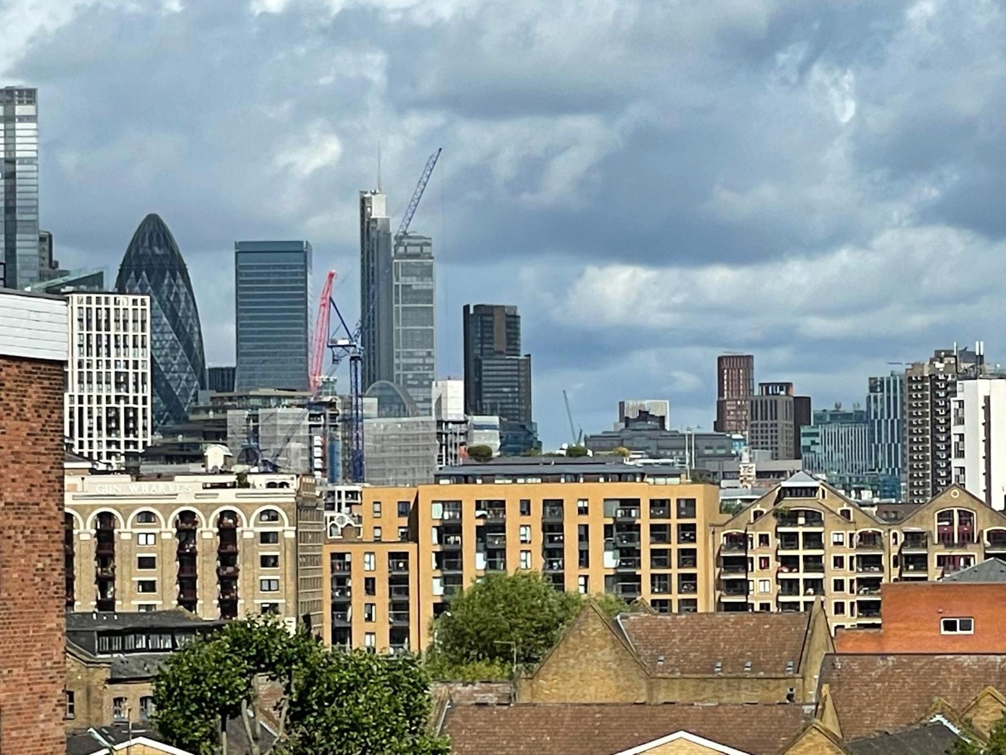 Apartment 2 Bedrooms 2 Stations London