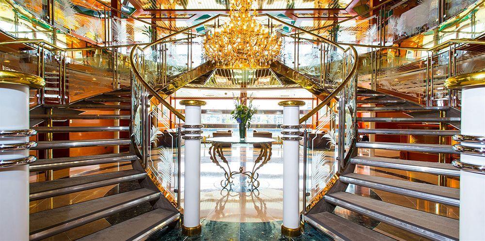 Sunborn Yacht Hotel London