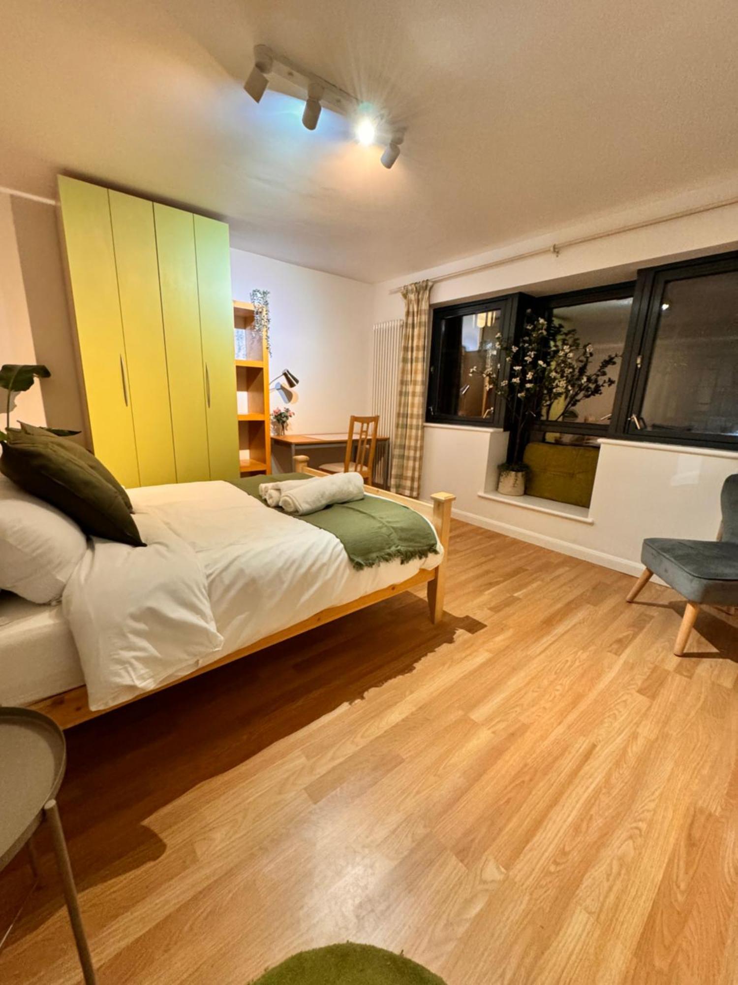 Luxury 2 Bhk In Canary Wharf