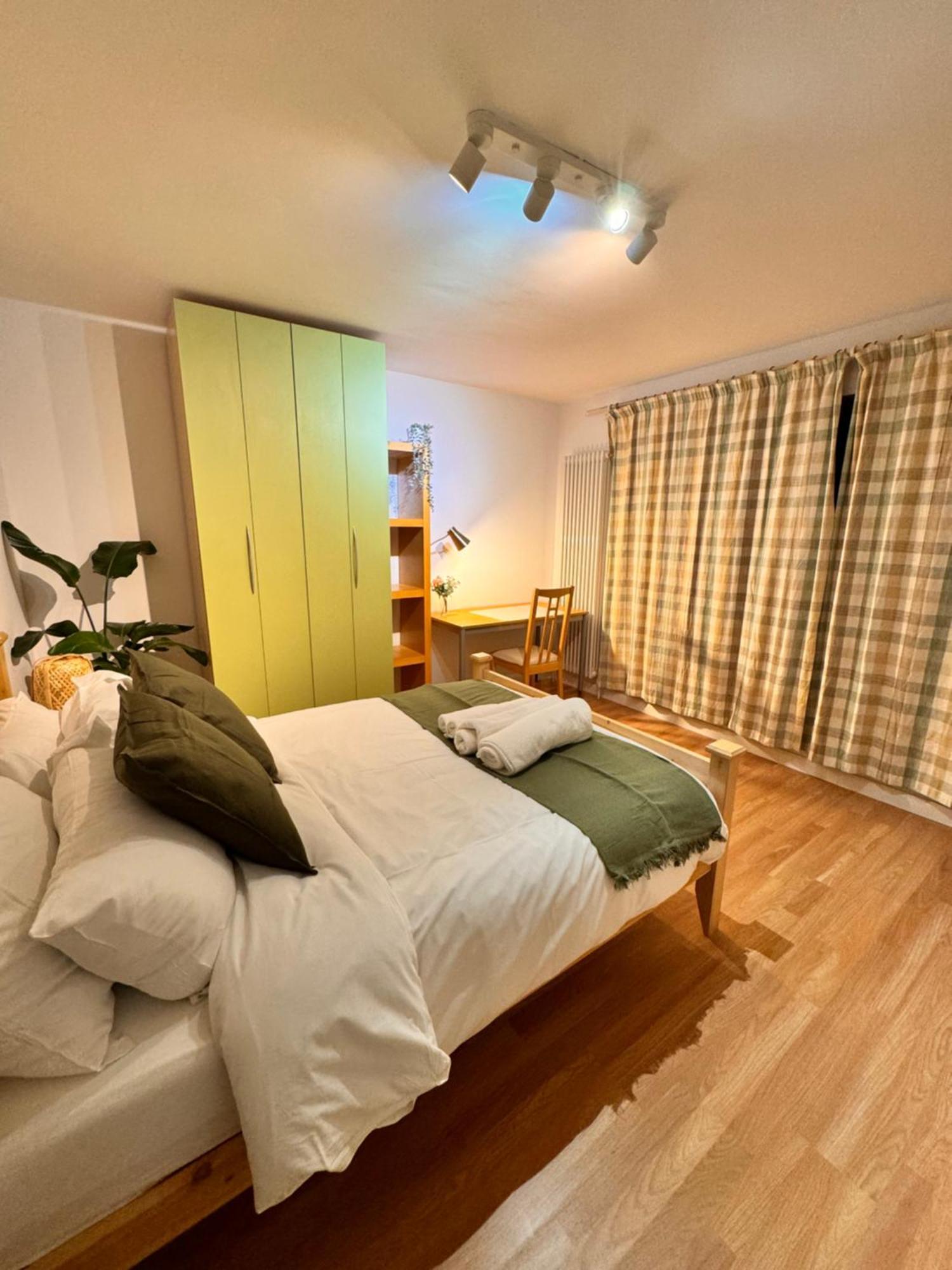 Appartement Luxury 2 Bhk In Canary Wharf Londen