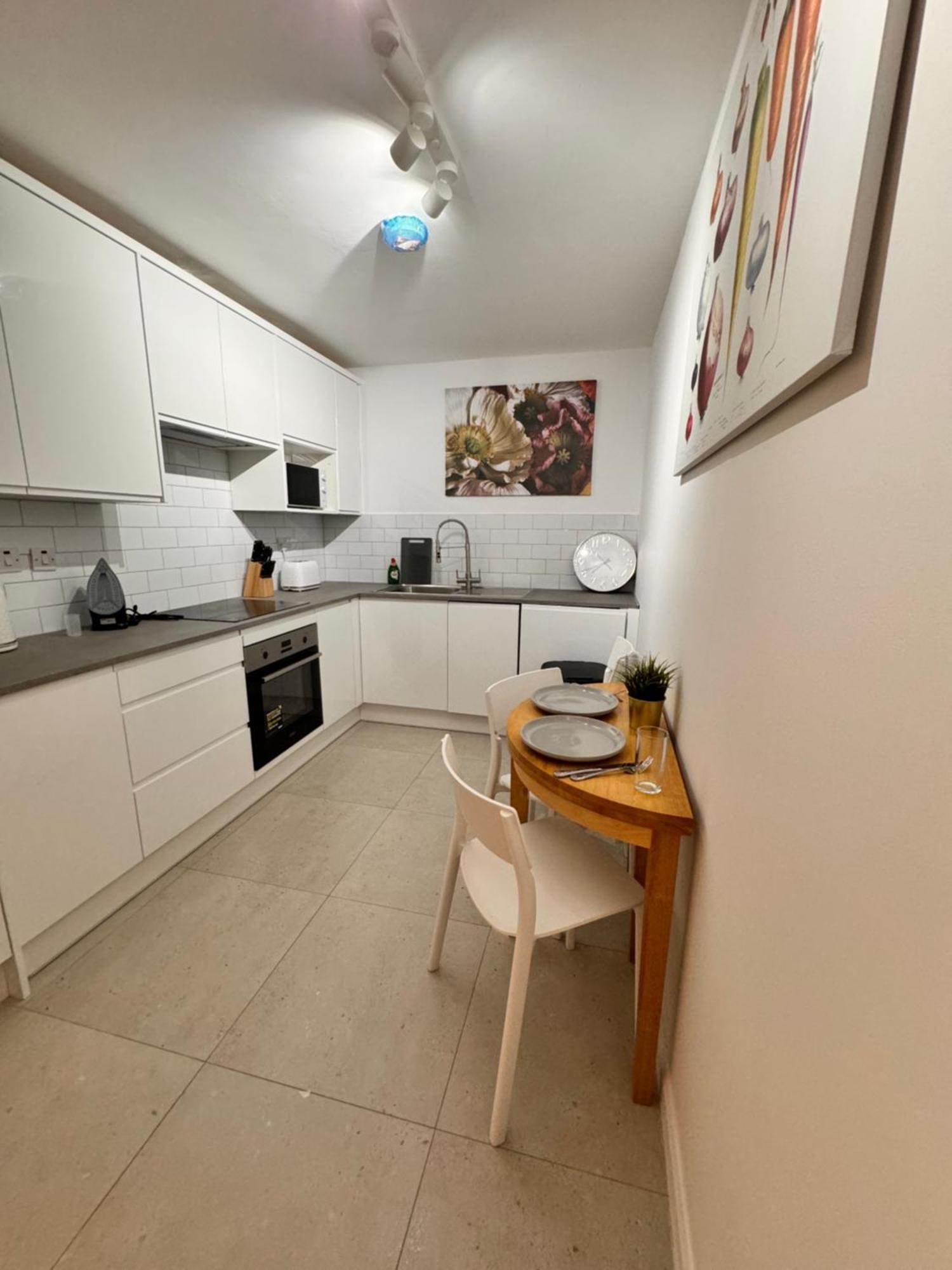 Luxury 2 Bhk In Canary Wharf Londen