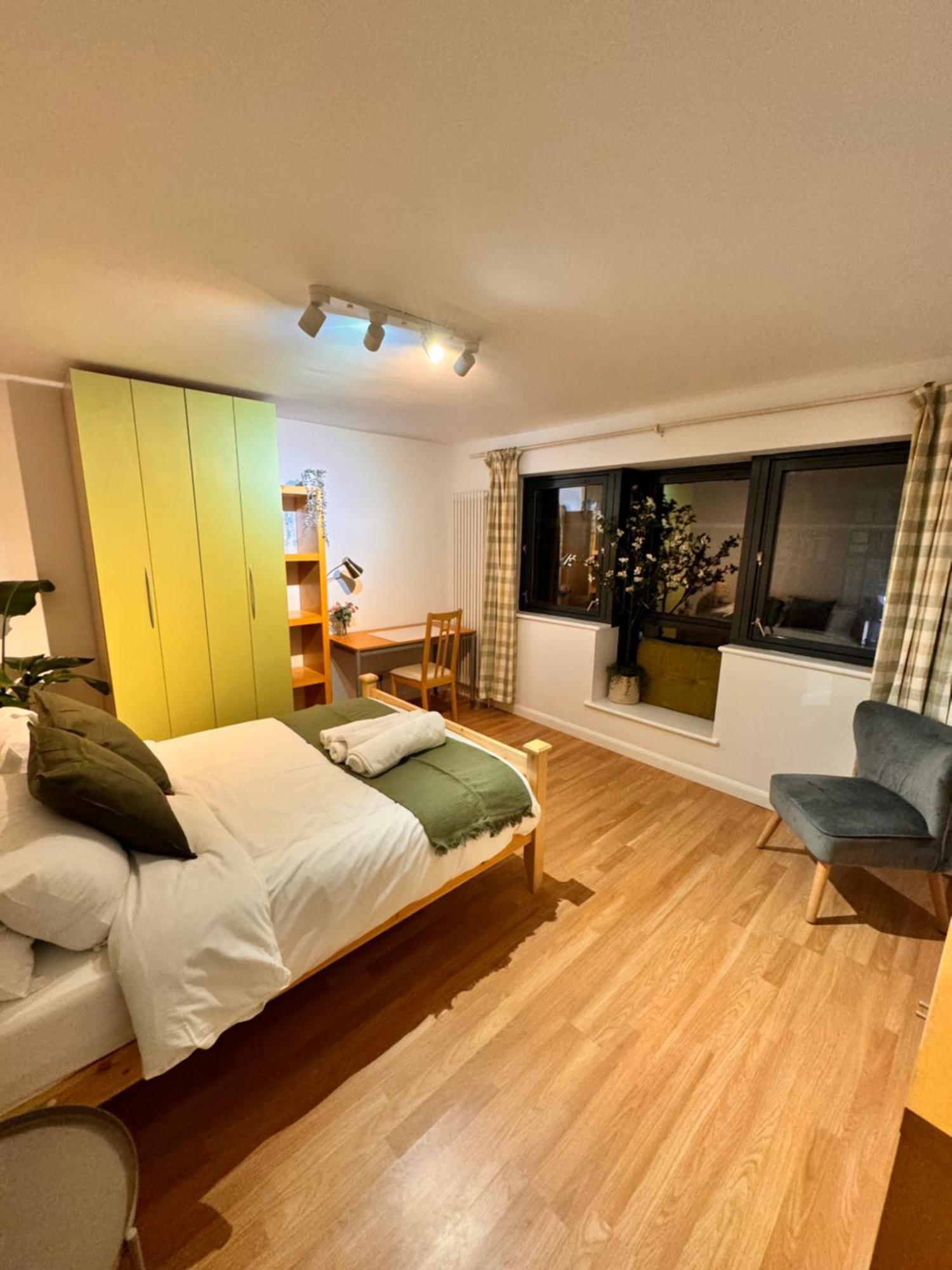 Luxury 2 Bhk In Canary Wharf Londen