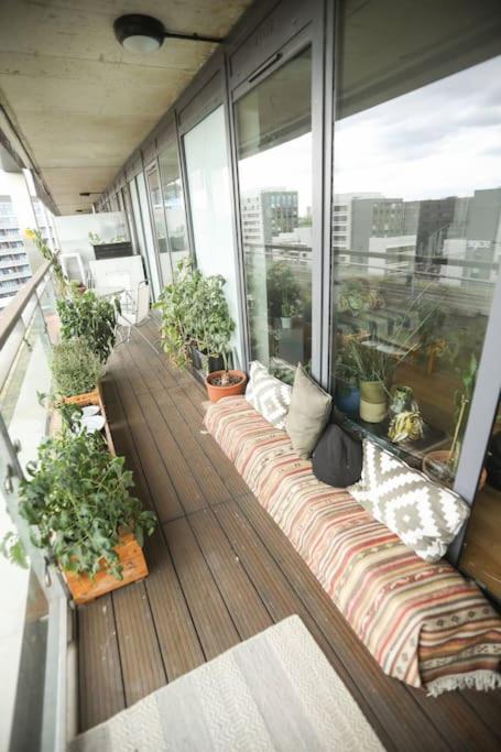 Apartment Big 2 Bedroom Flat Overlooking Canal & Park *
