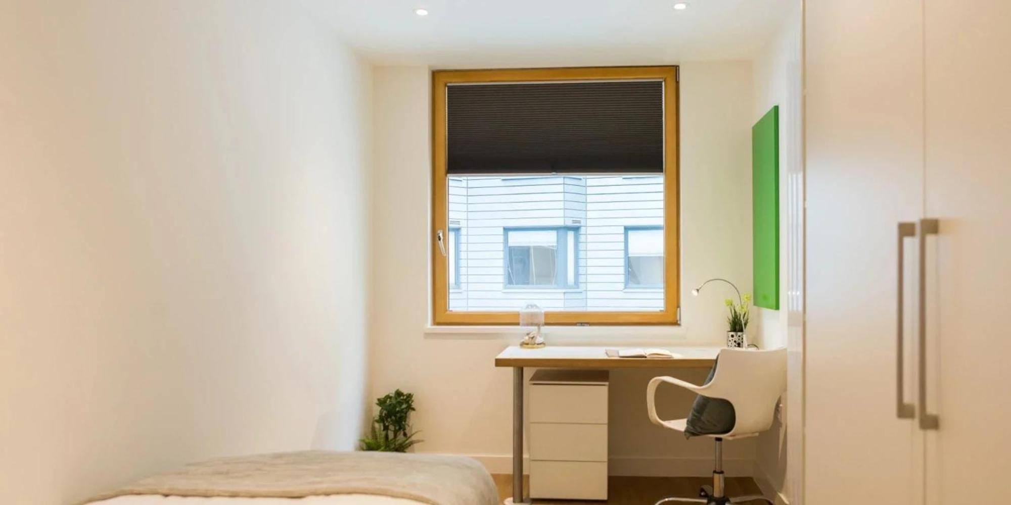Cosy And At Chapter Aldgate In *
