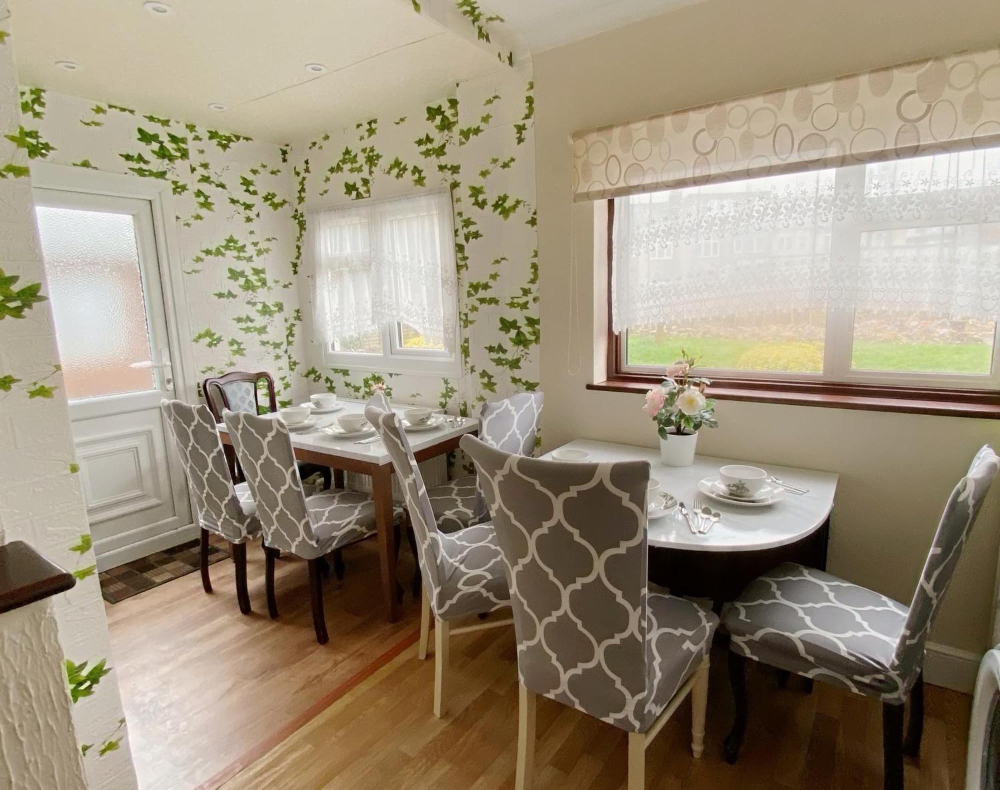 Holiday home Barking House Sleeps 12 - Parking - Train Tube - Airport
