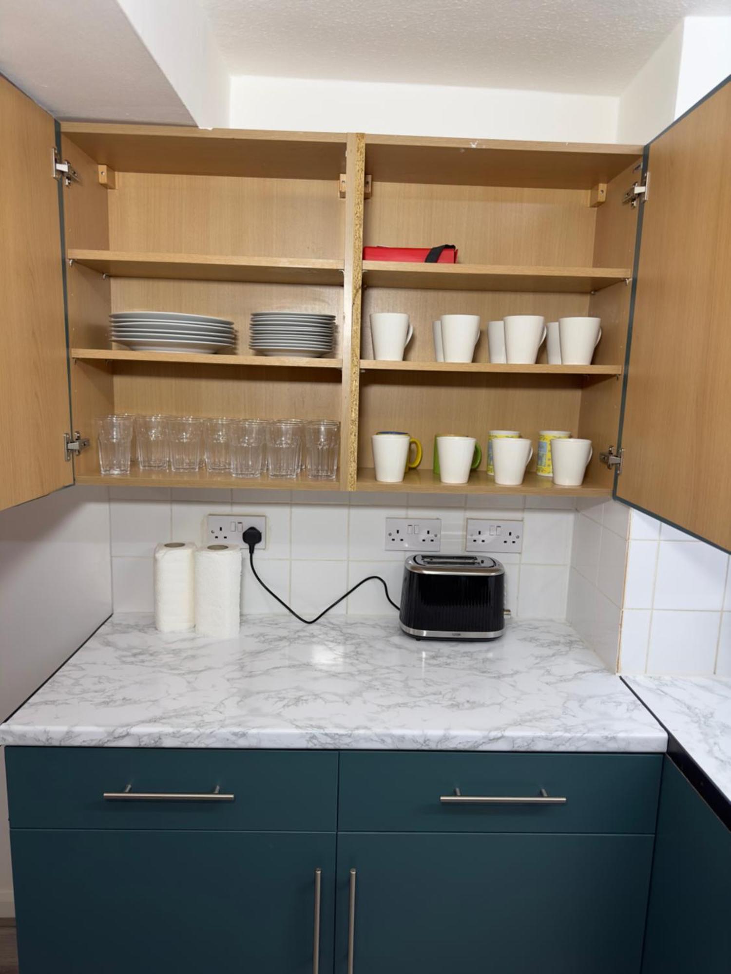 Newly Decorated 5-bed Hackney Townhouse * London