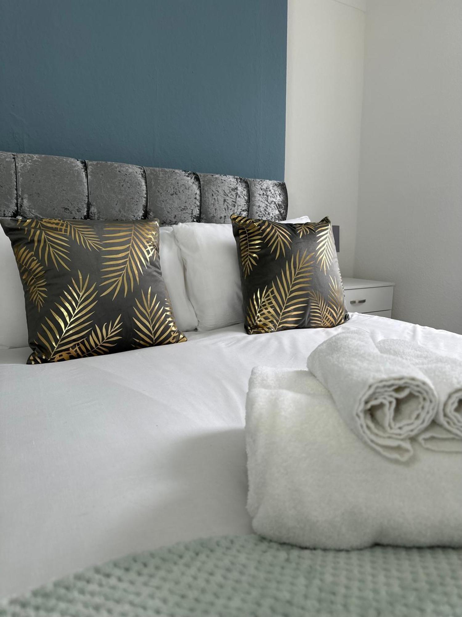 Newly Decorated 5-bed Hackney Townhouse Holiday home
