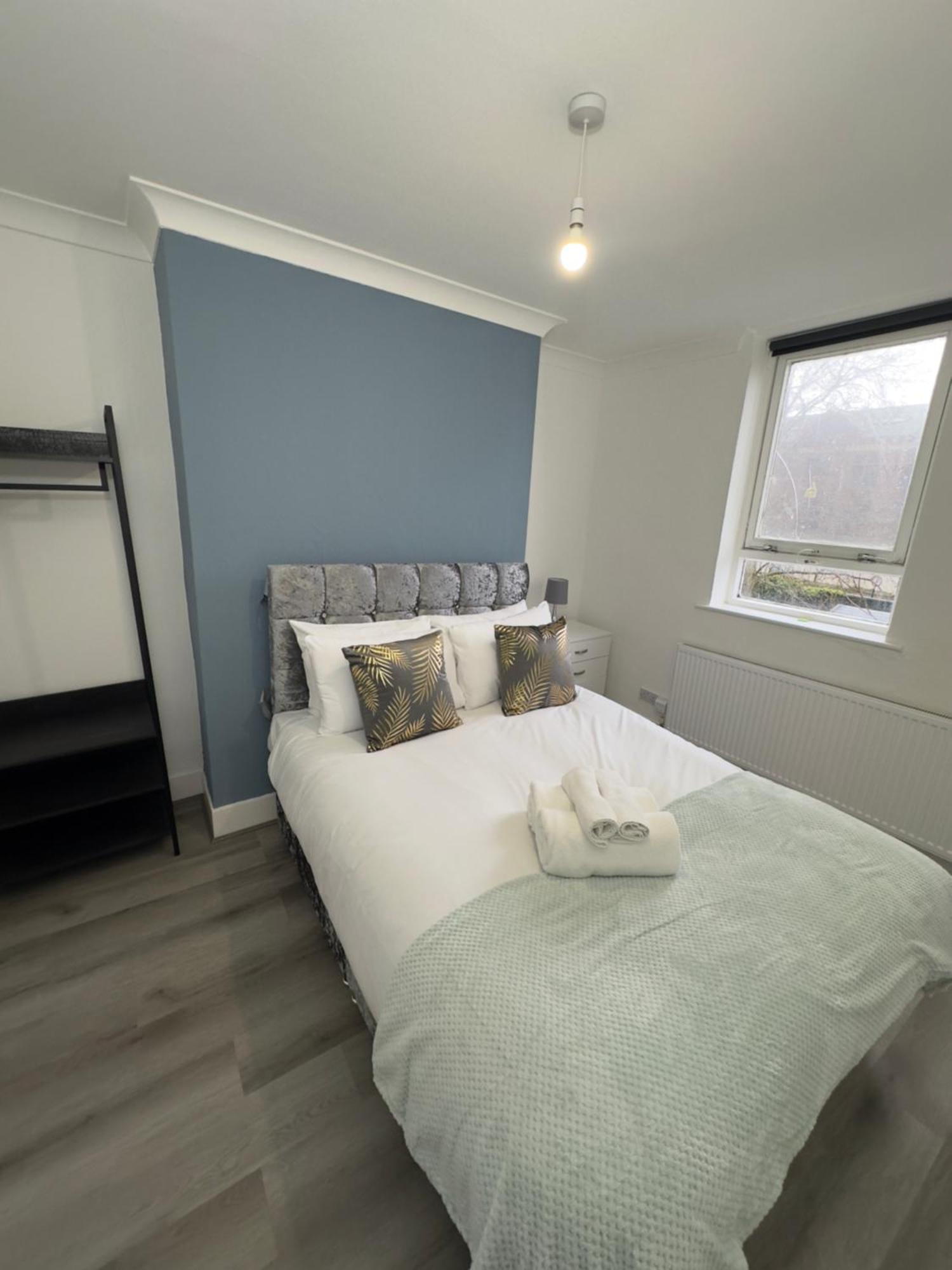 Holiday home Newly Decorated 5-bed Hackney Townhouse London