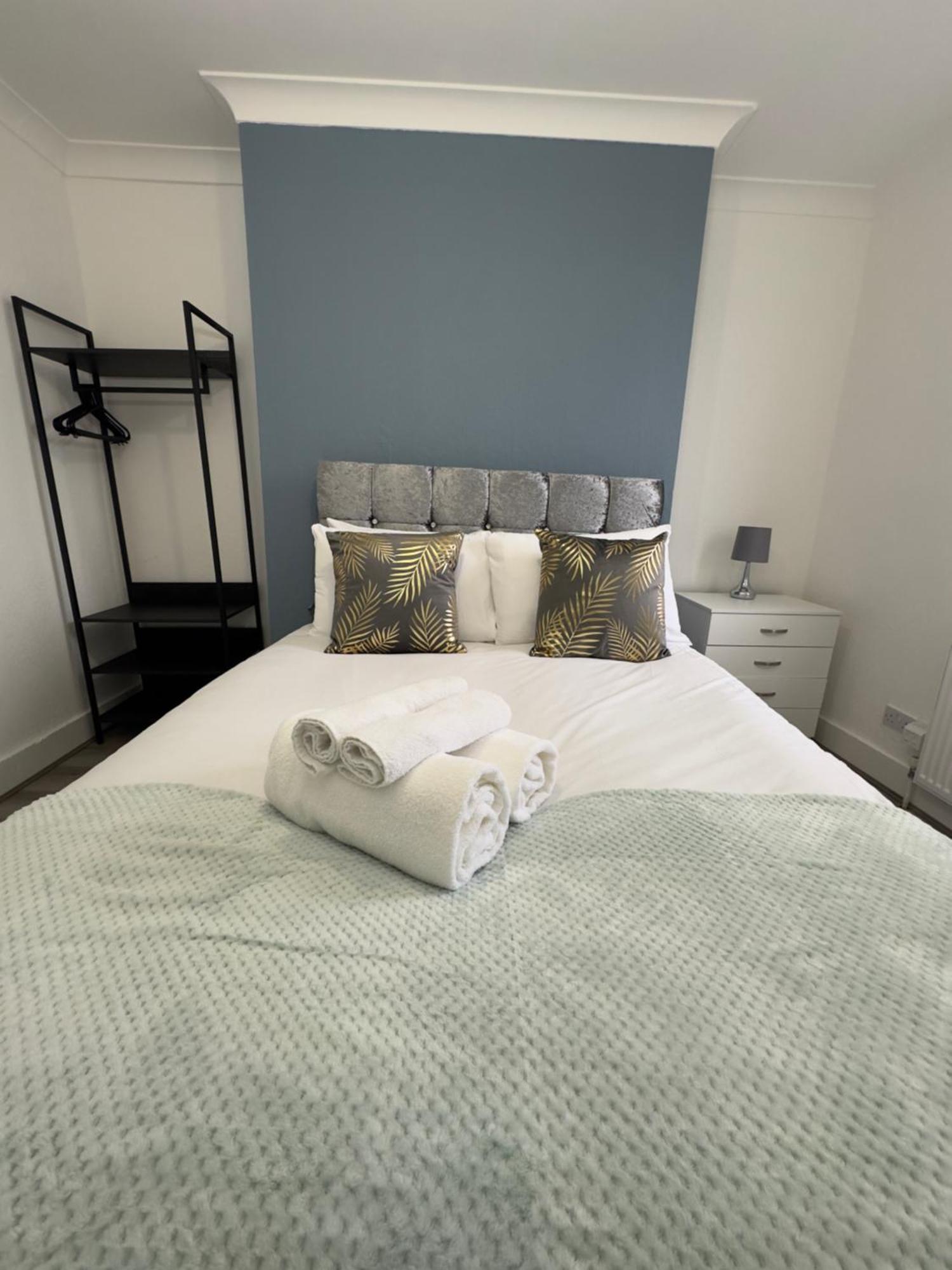 Holiday home Newly Decorated 5-bed Hackney Townhouse *
