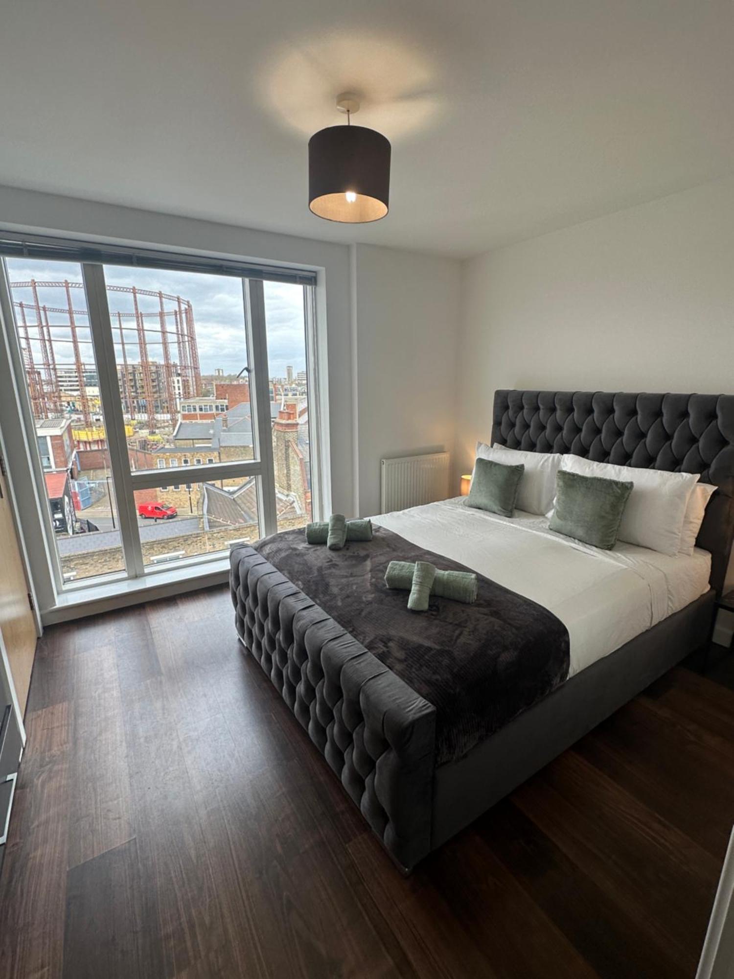 Lift & Free Parking, Modern 1 Bed Flat In Shoreditch Next To Train Station Appartement
