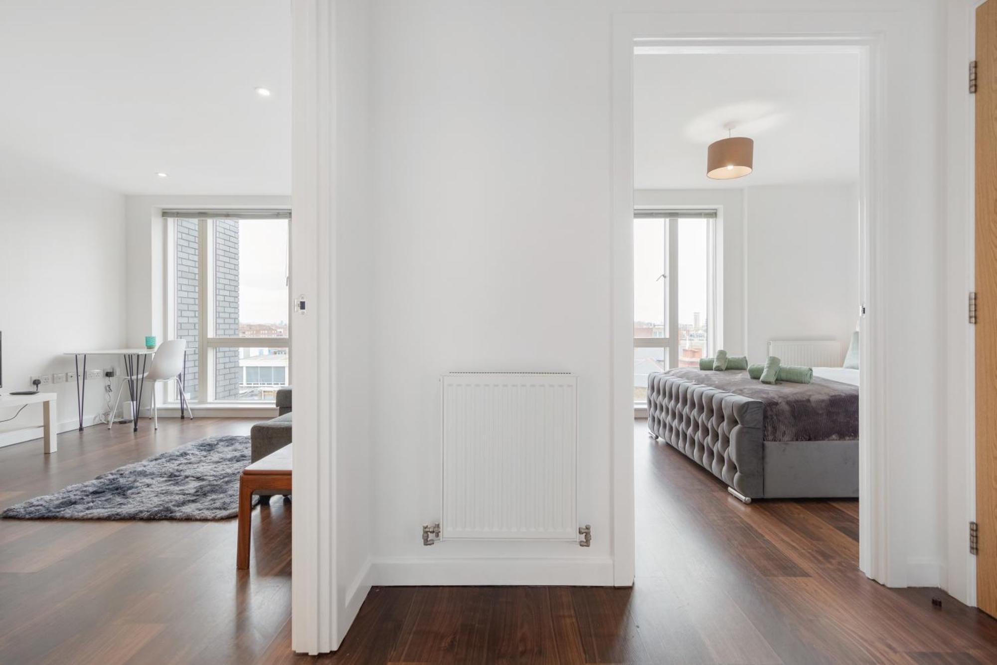 Lift & Free Parking, Modern 1 Bed Flat In Shoreditch Next To Train Station * Londen