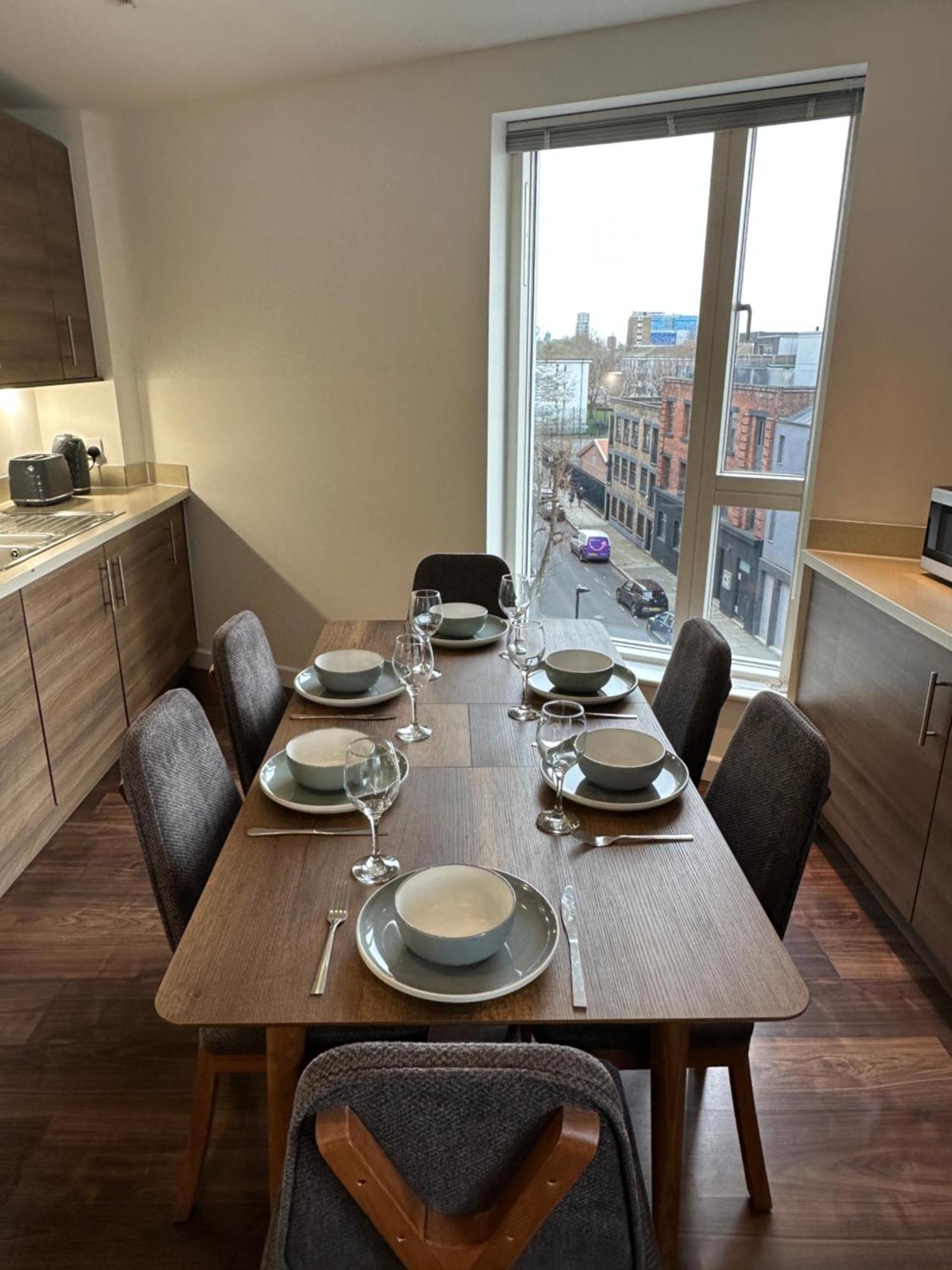 Modern & Spacious 3 Bed With Free Parking & Lift In Shoreditch, Next To Station Appartement *