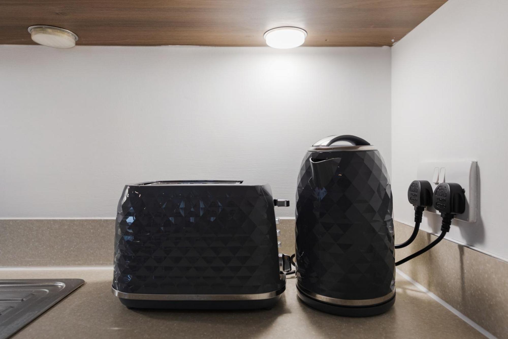 Appartement Modern & Spacious 3 Bed With Free Parking & Lift In Shoreditch, Next To Station Londen