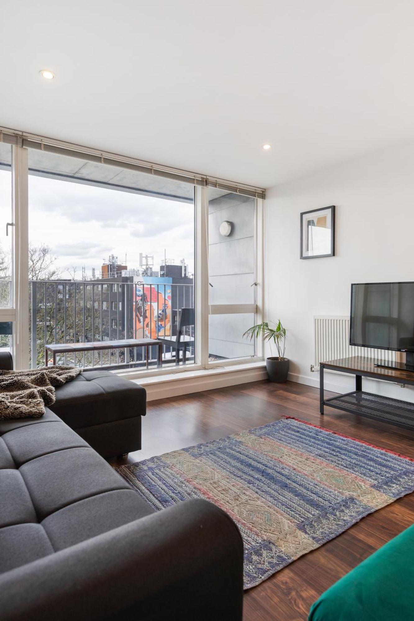 Modern & Spacious 3 Bed With Free Parking & Lift In Shoreditch, Next To Station * Londen