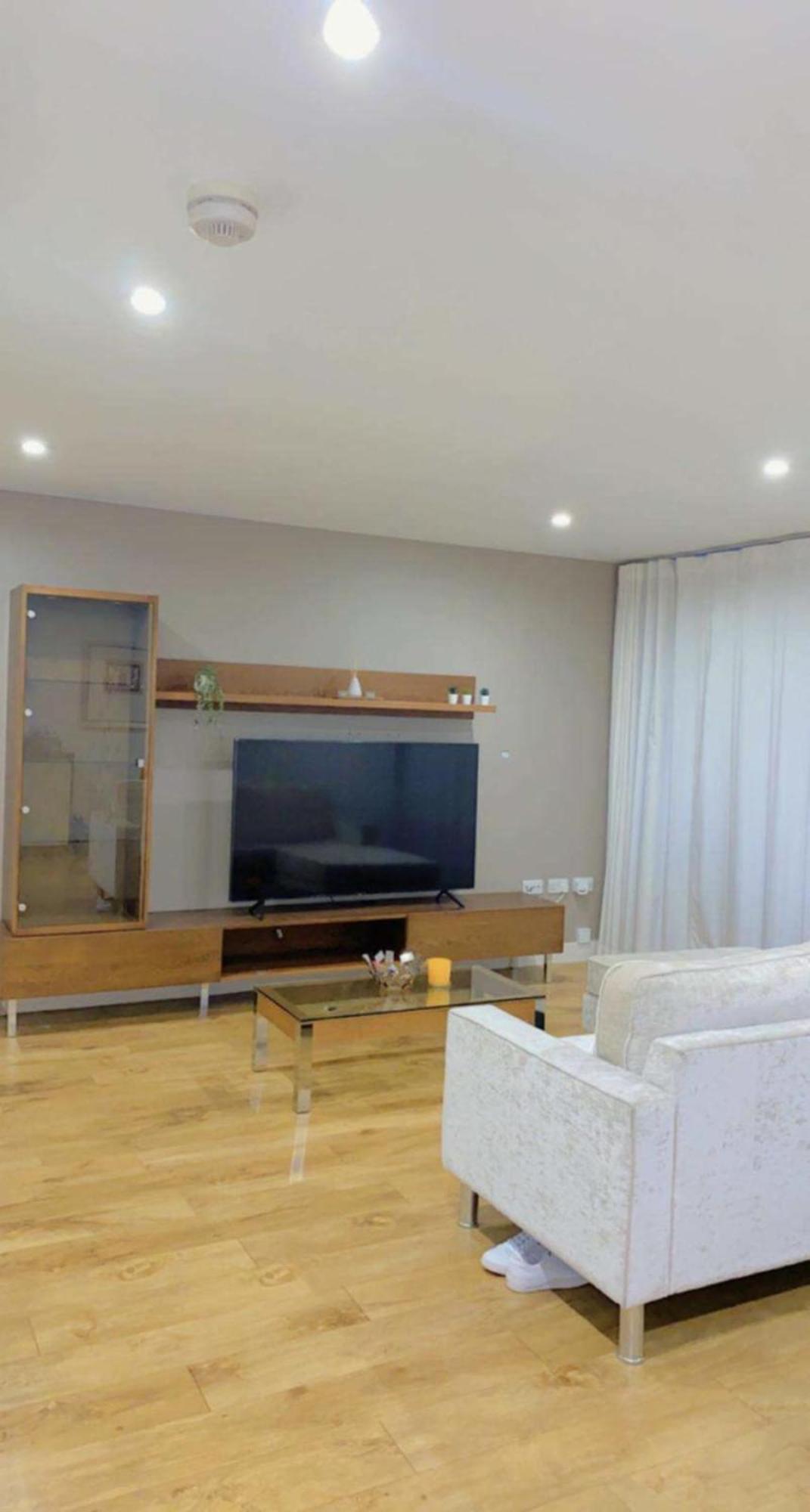 Impeccable 1-bed In Apartment London