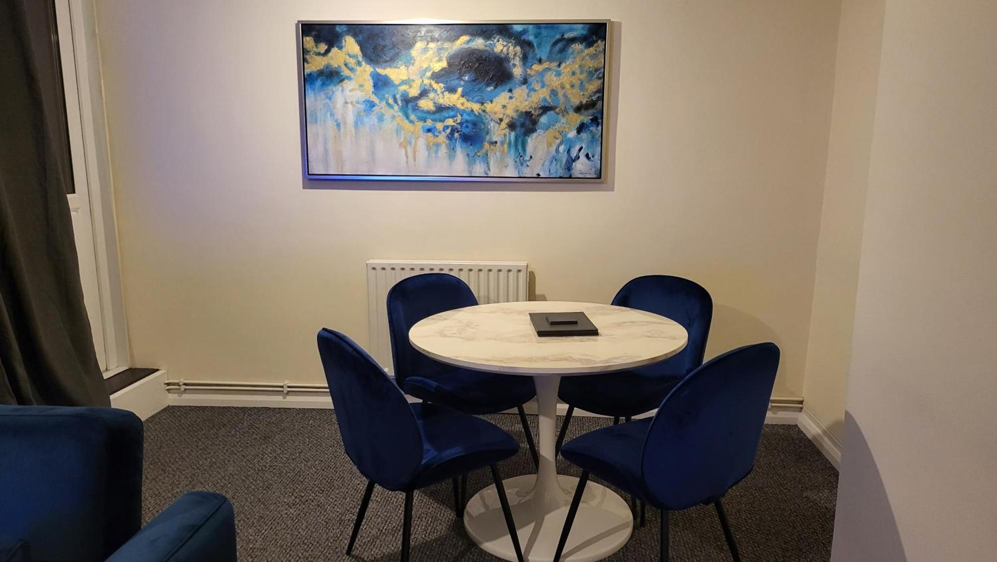 Garland Modern Spacious Flat, Appartement Londen
