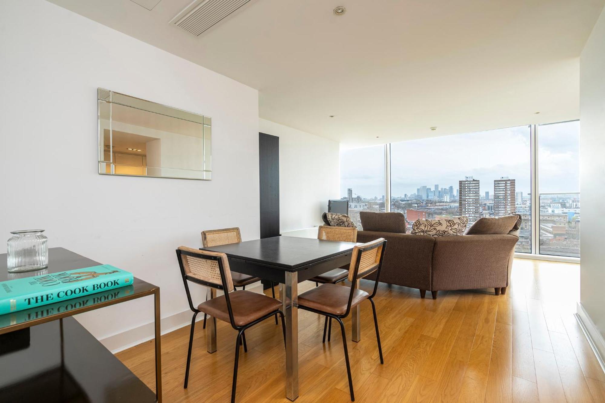 Borough Flat With Views By Underthedoormat Apartment *