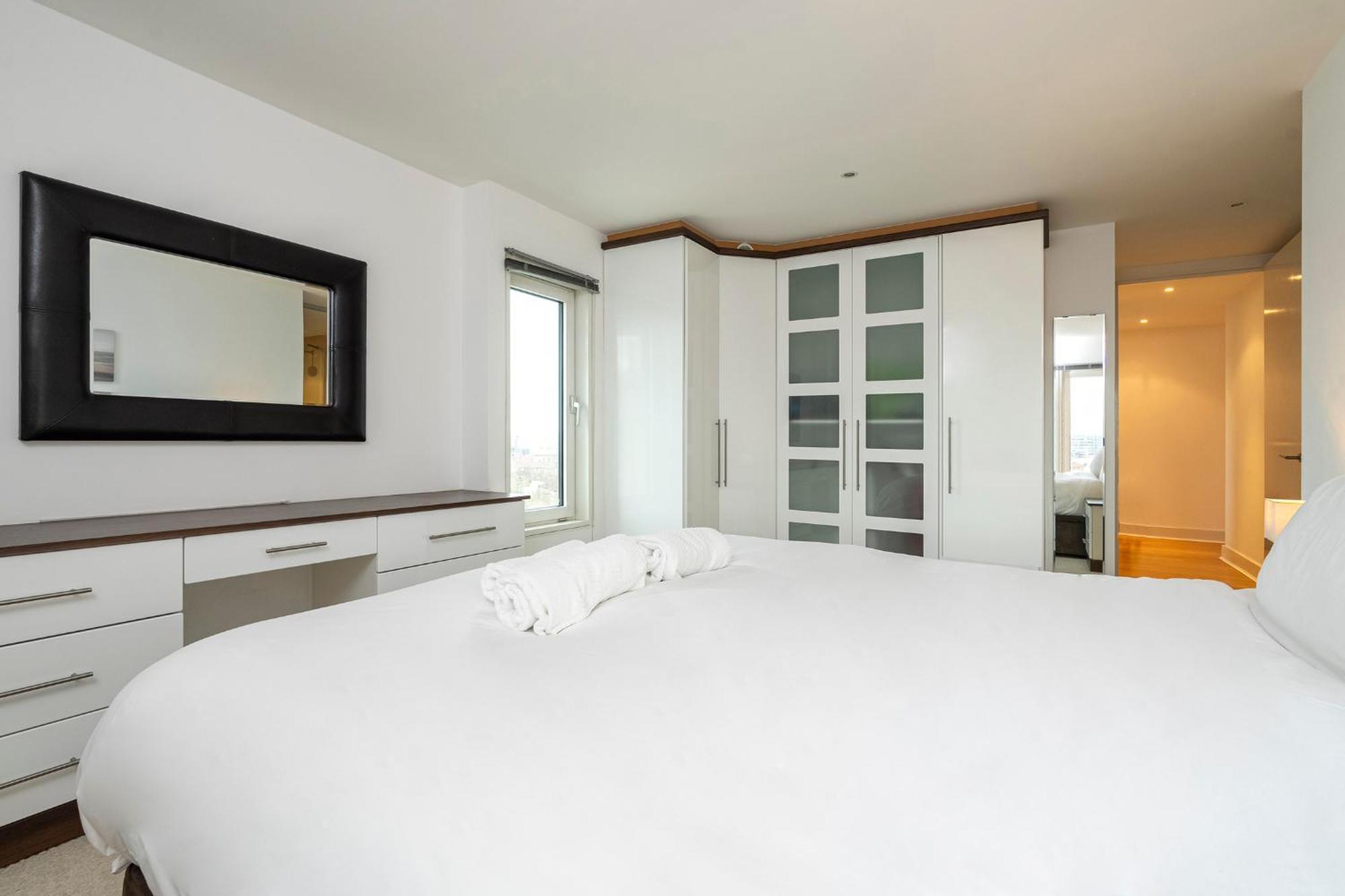 Borough Flat With Views By Underthedoormat