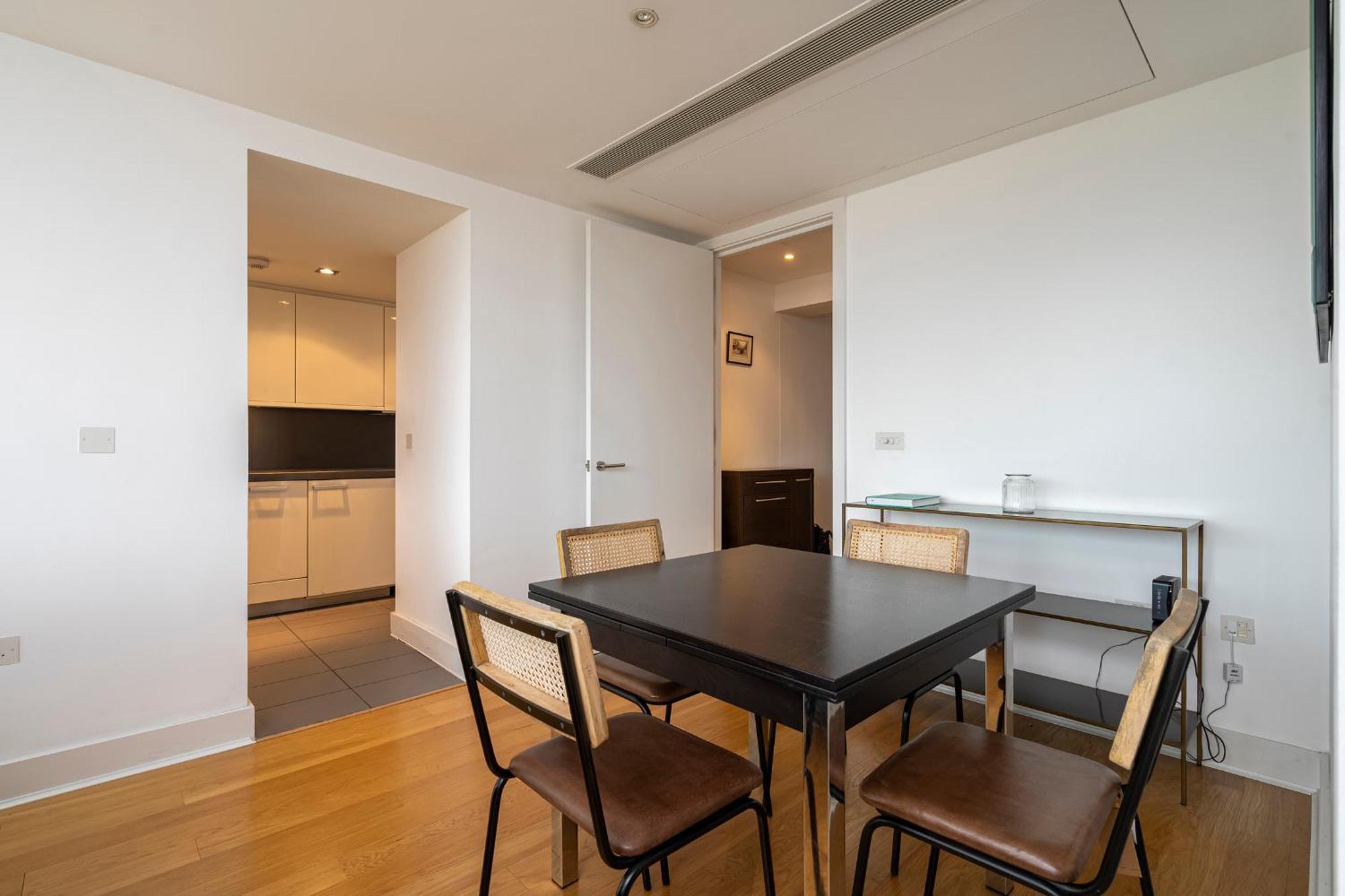 Apartment Borough Flat With Views By Underthedoormat *