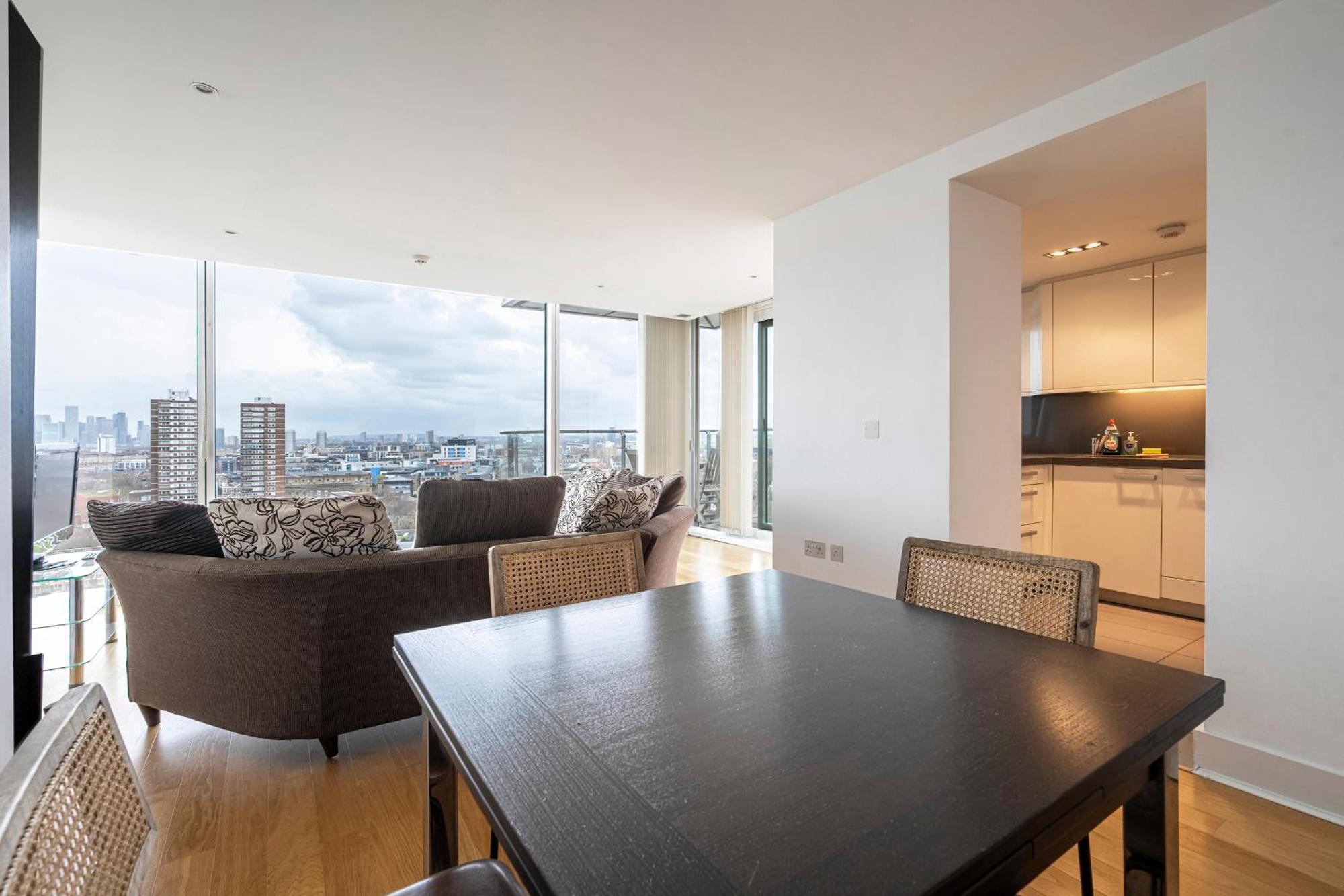 Borough Flat With Views By Underthedoormat * London