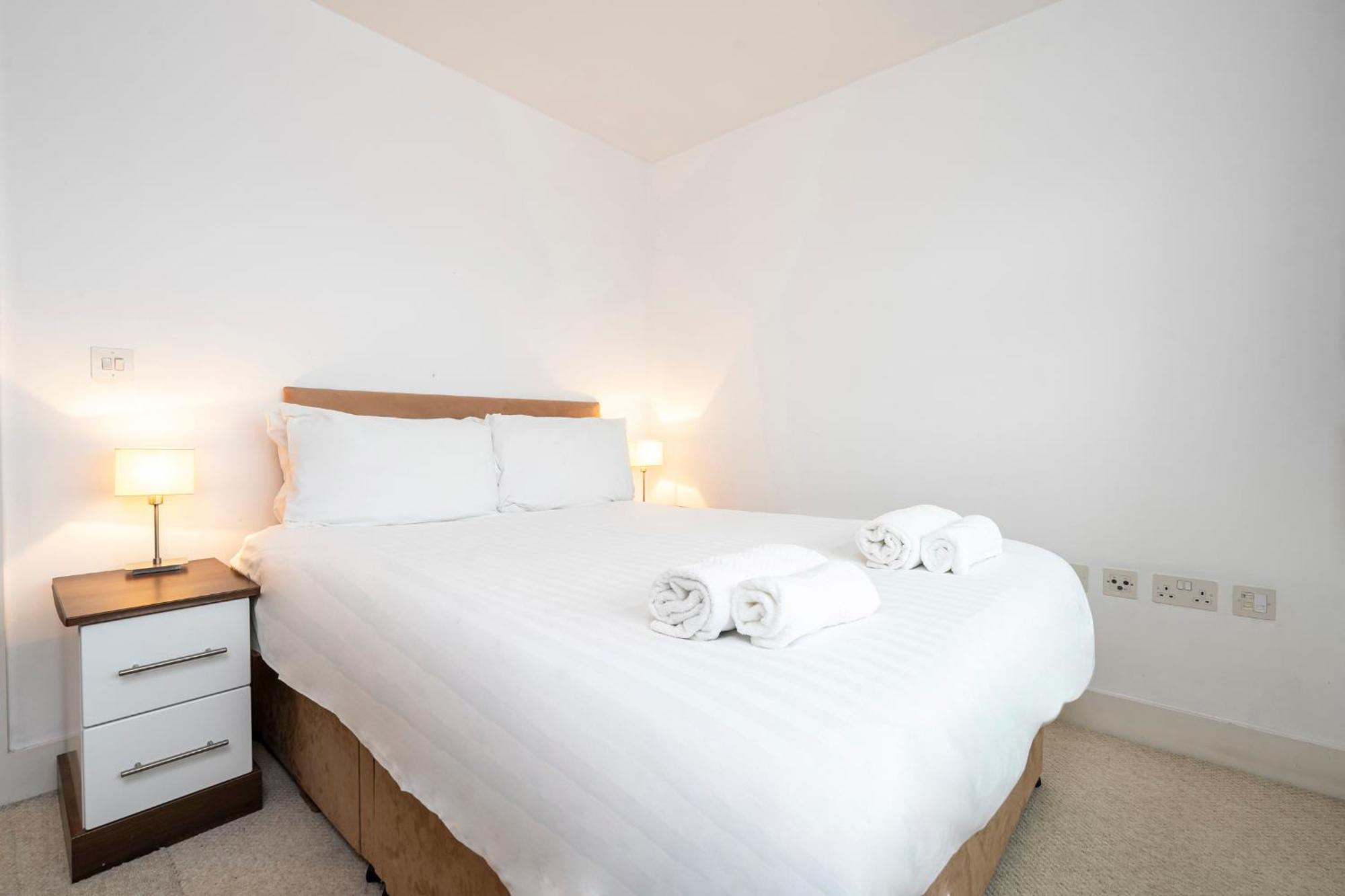 Borough Flat With Views By Underthedoormat Apartment London