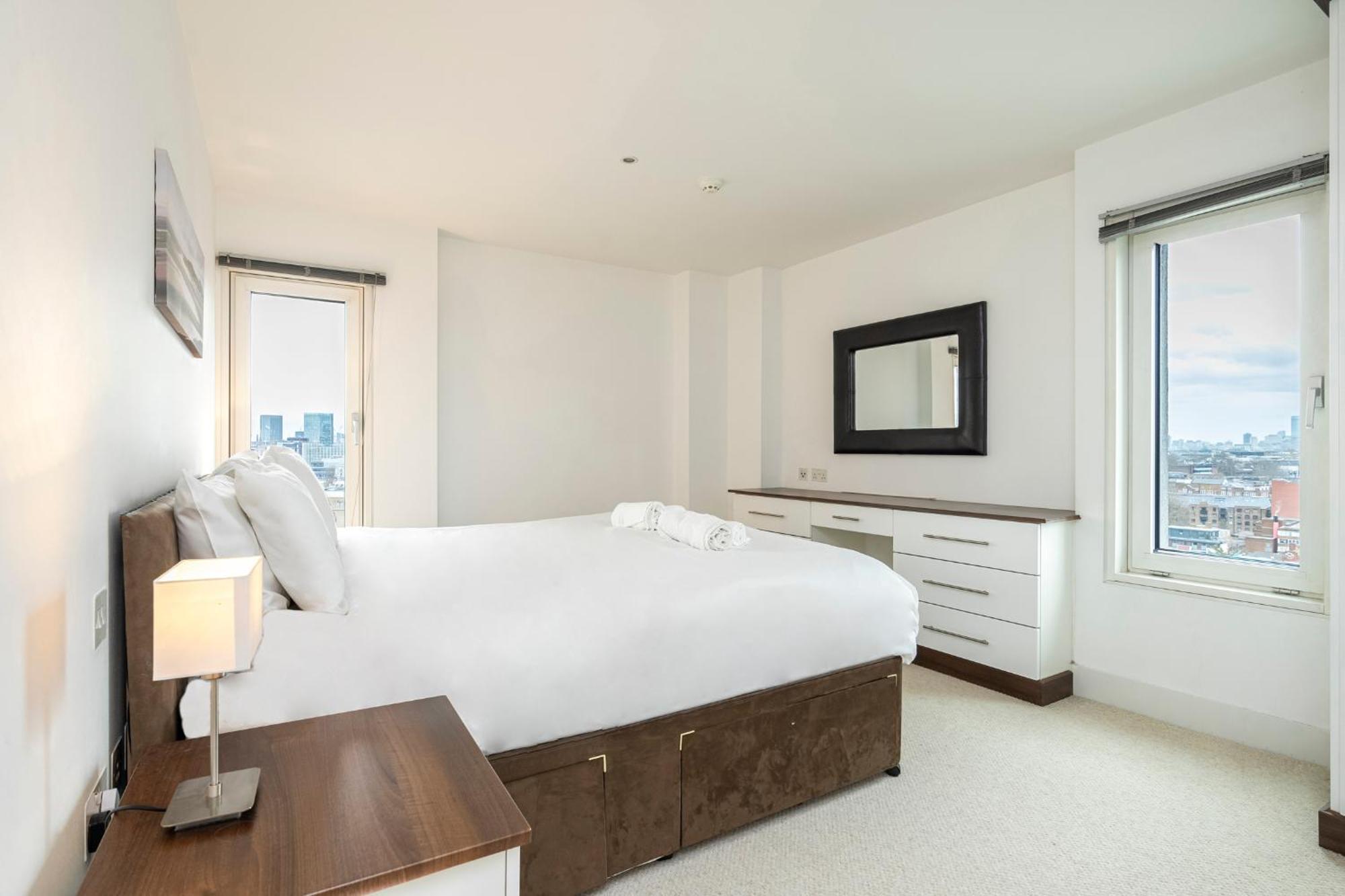 Borough Flat With Views By Underthedoormat