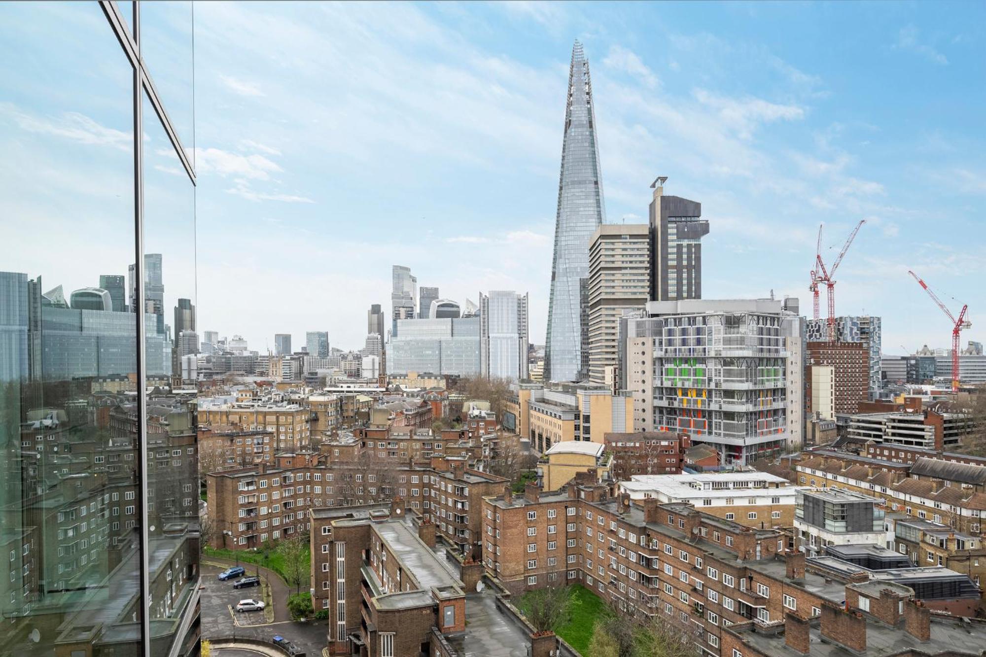 Borough Flat With Views By Underthedoormat *
