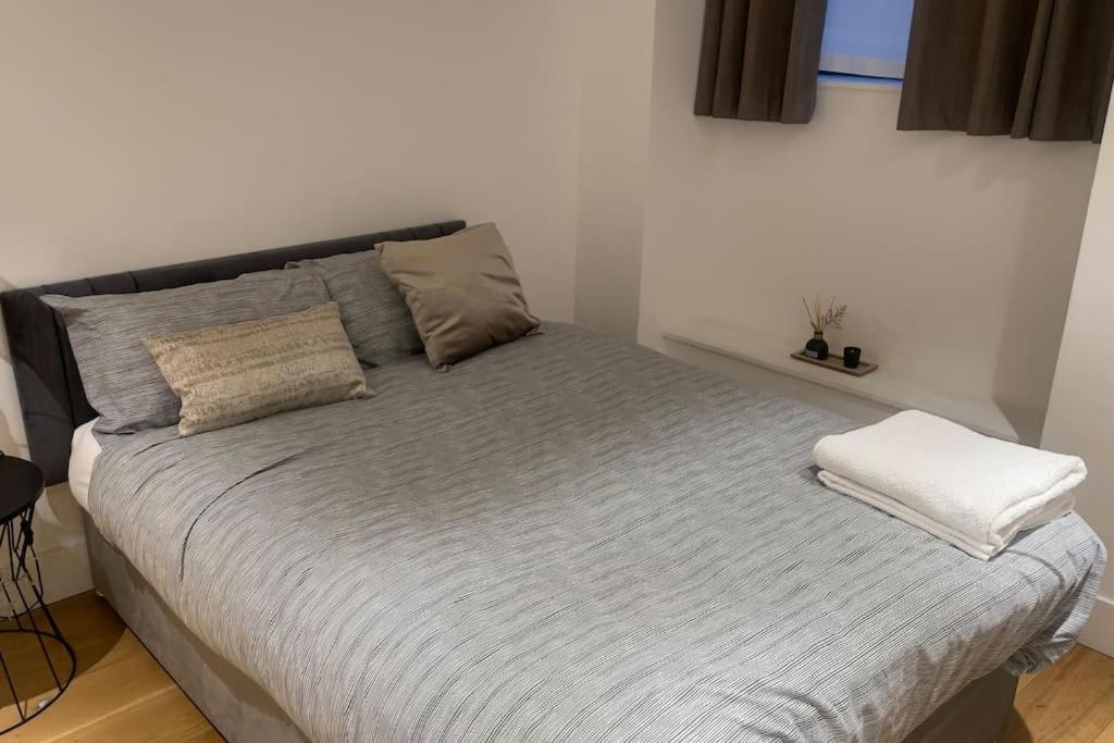 Bank/monument Apartment