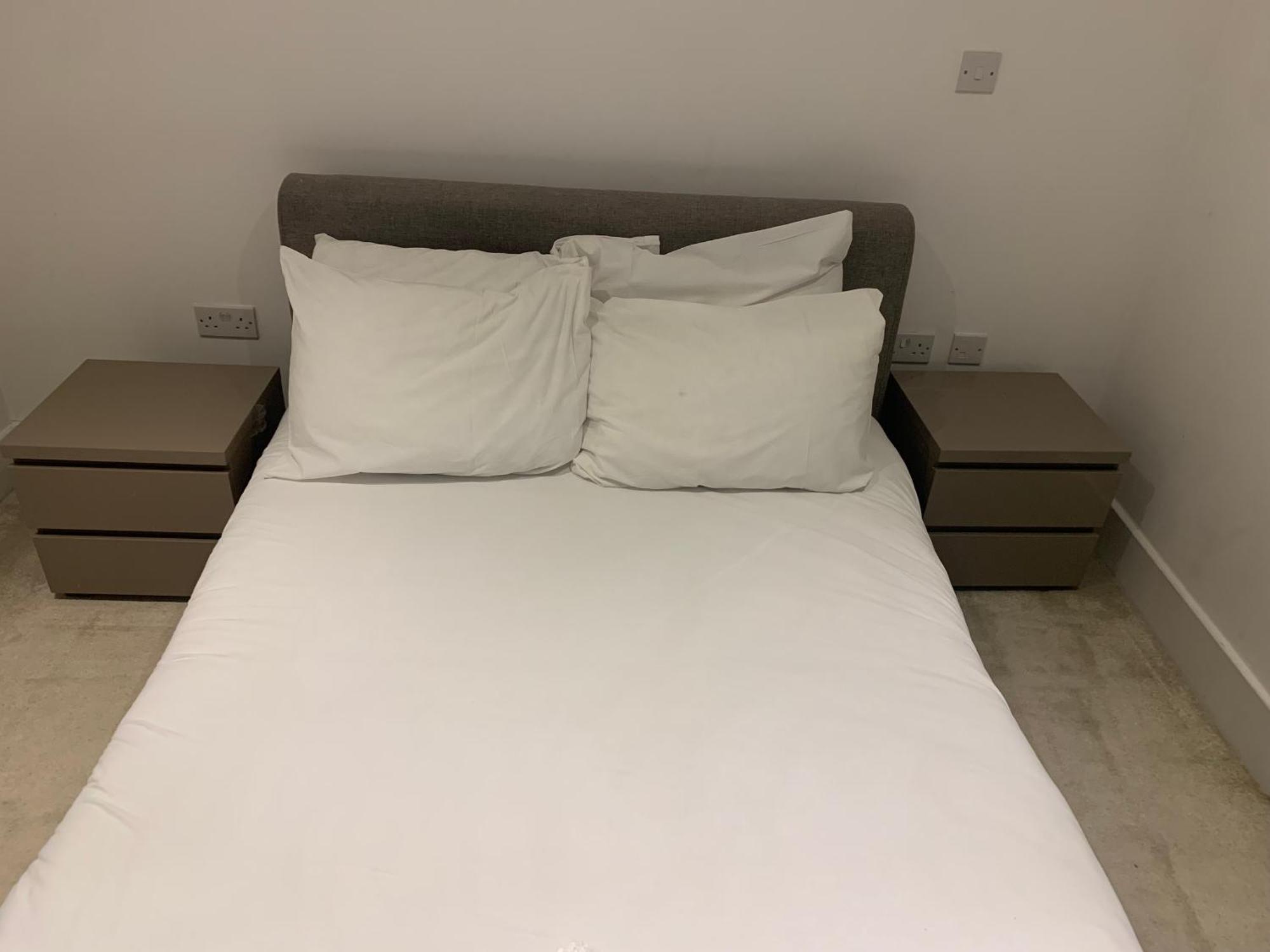 2 Bedroom 2 Bath 1 Ensuite In Roya Asenal Beautiful Views & Parking London