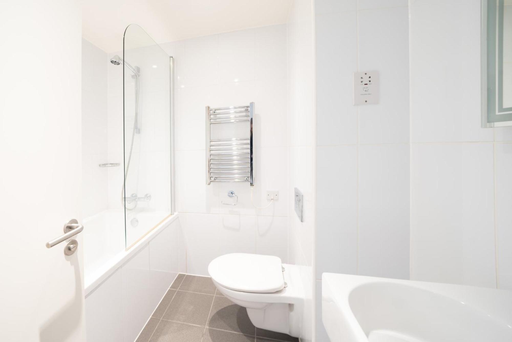 Cosy And At Chapter Aldgate In Apartamento