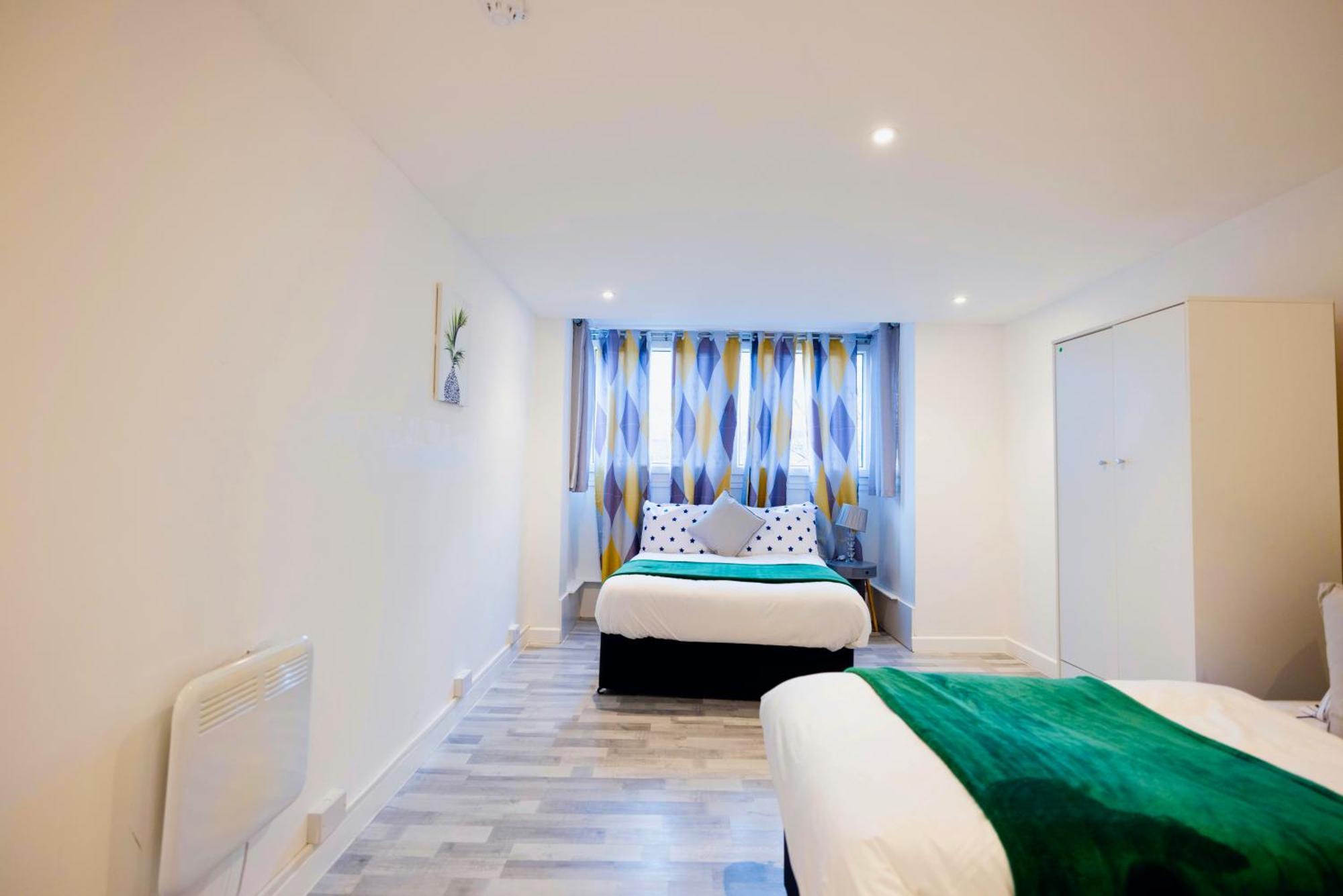Leilighet 2 Bedrooms -parking-very Spacious-wifi London