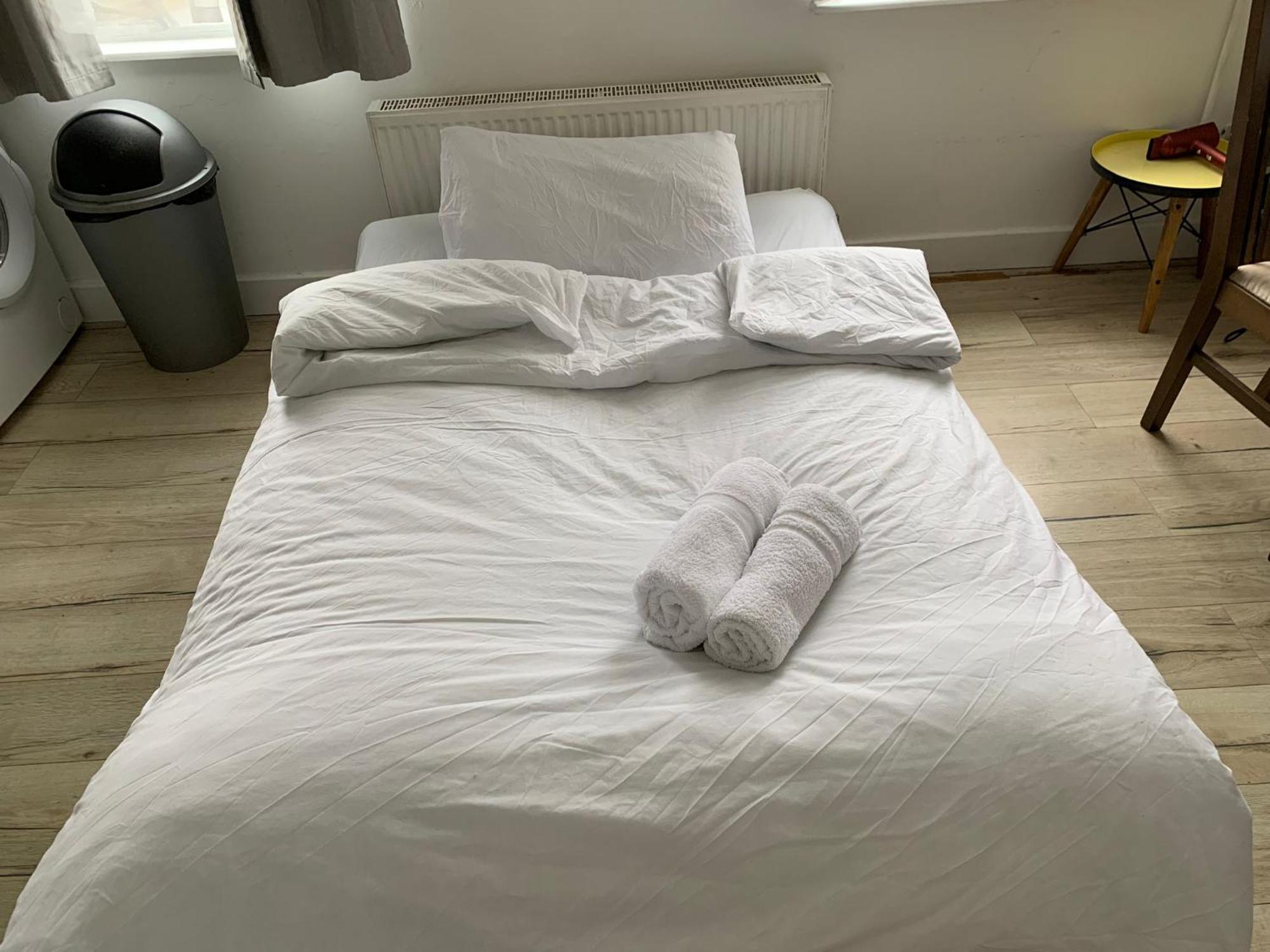 Modern 2 Bed East By Rebby Sleeps 5 Near Canning Town Station Appartement Londen