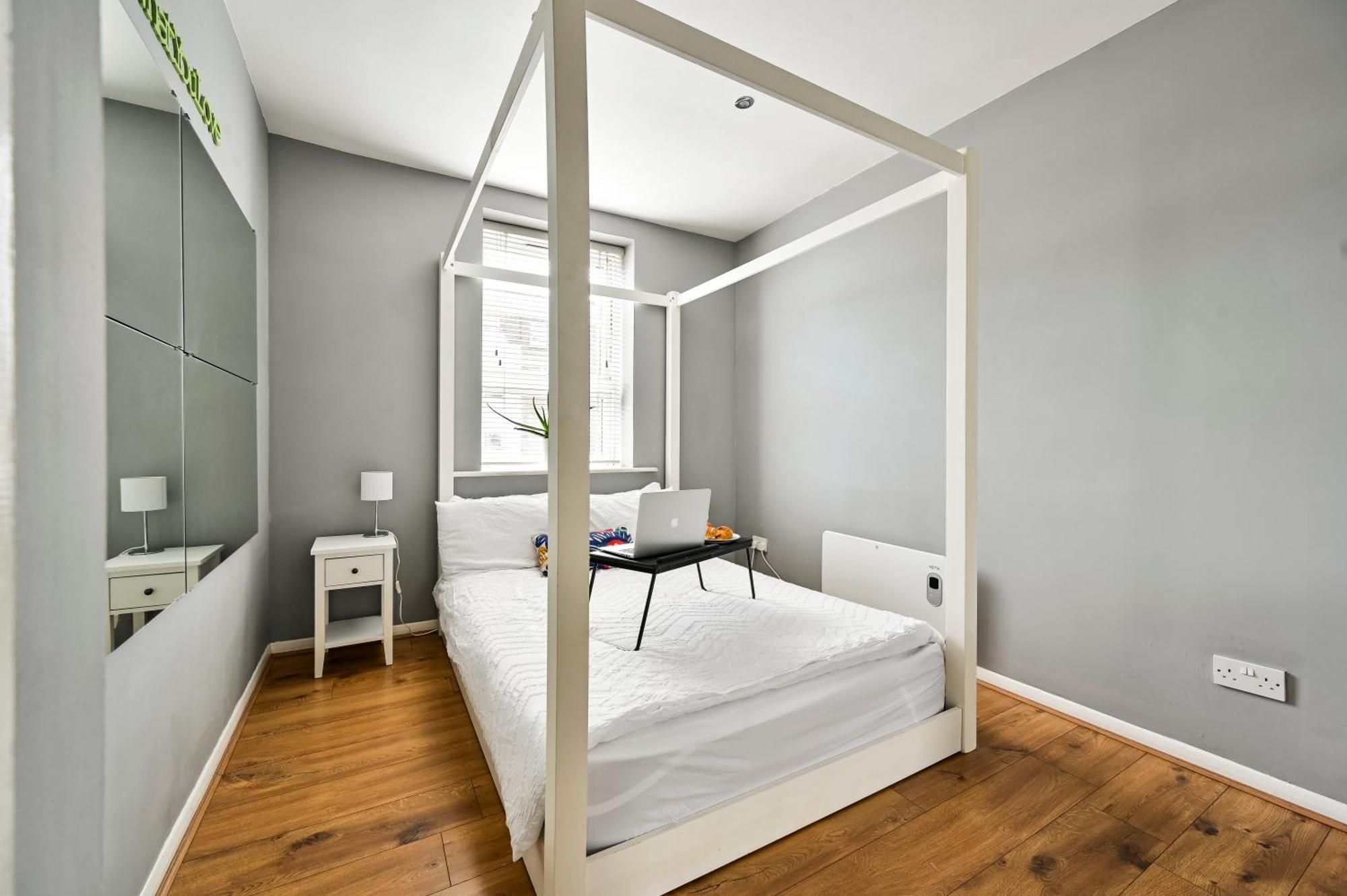 Apartment Cosy 1-Bed E15, Sleeps 4, 1 Min From Tube Station Near O2 Arena London